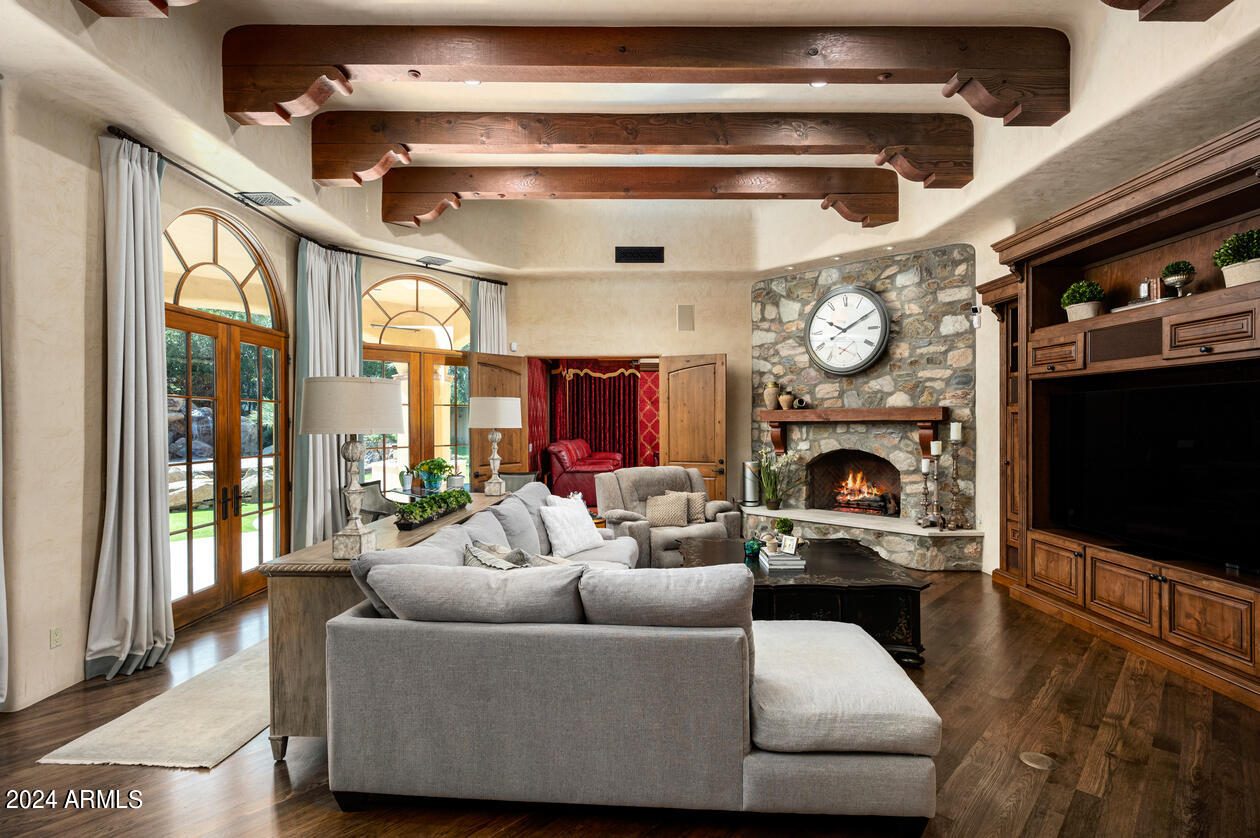 GROSSE POINTE HIGHLANDS - Residential