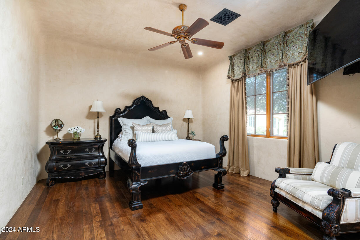 GROSSE POINTE HIGHLANDS - Residential