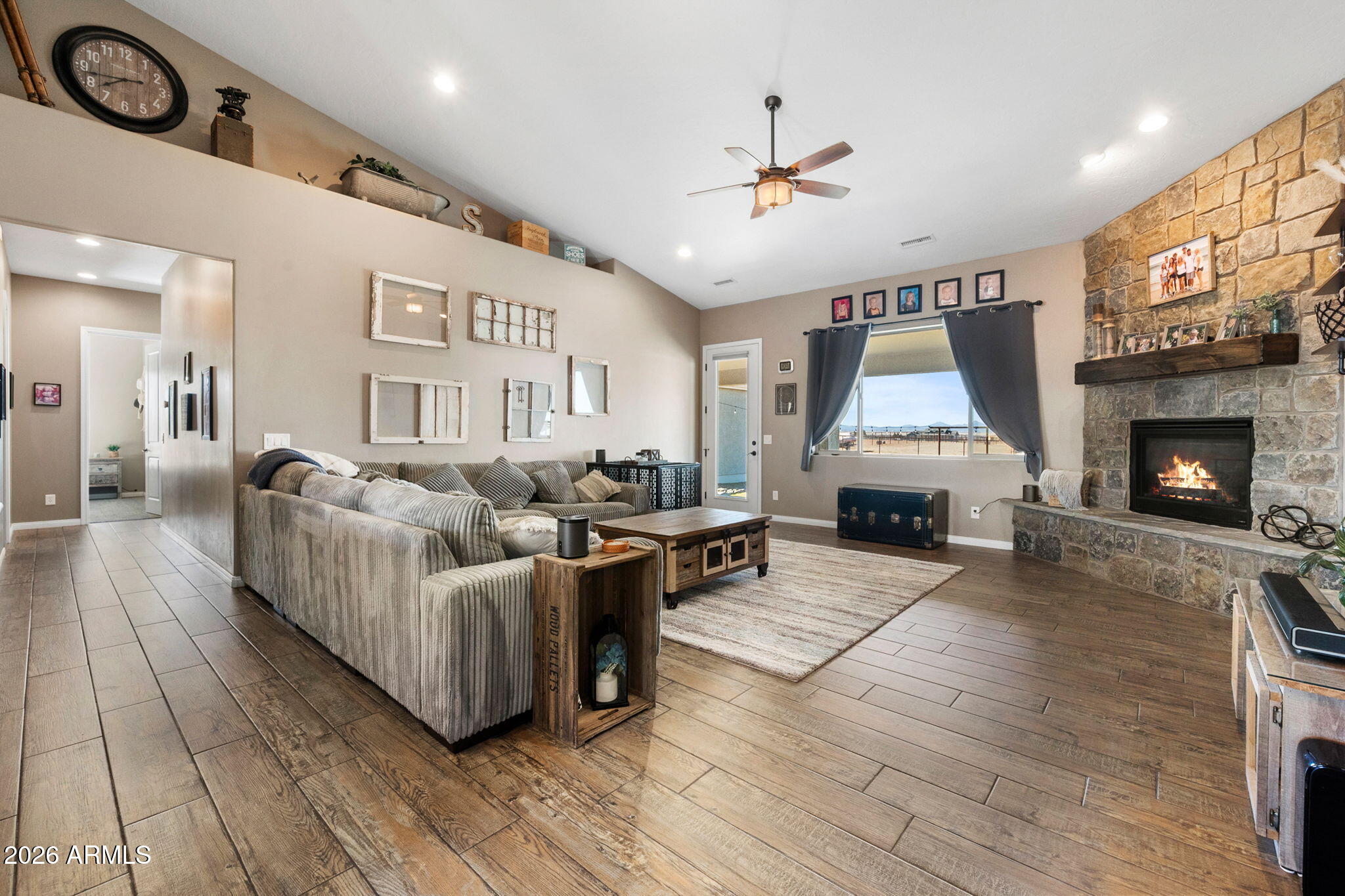 LONESOME VALLEY - Residential