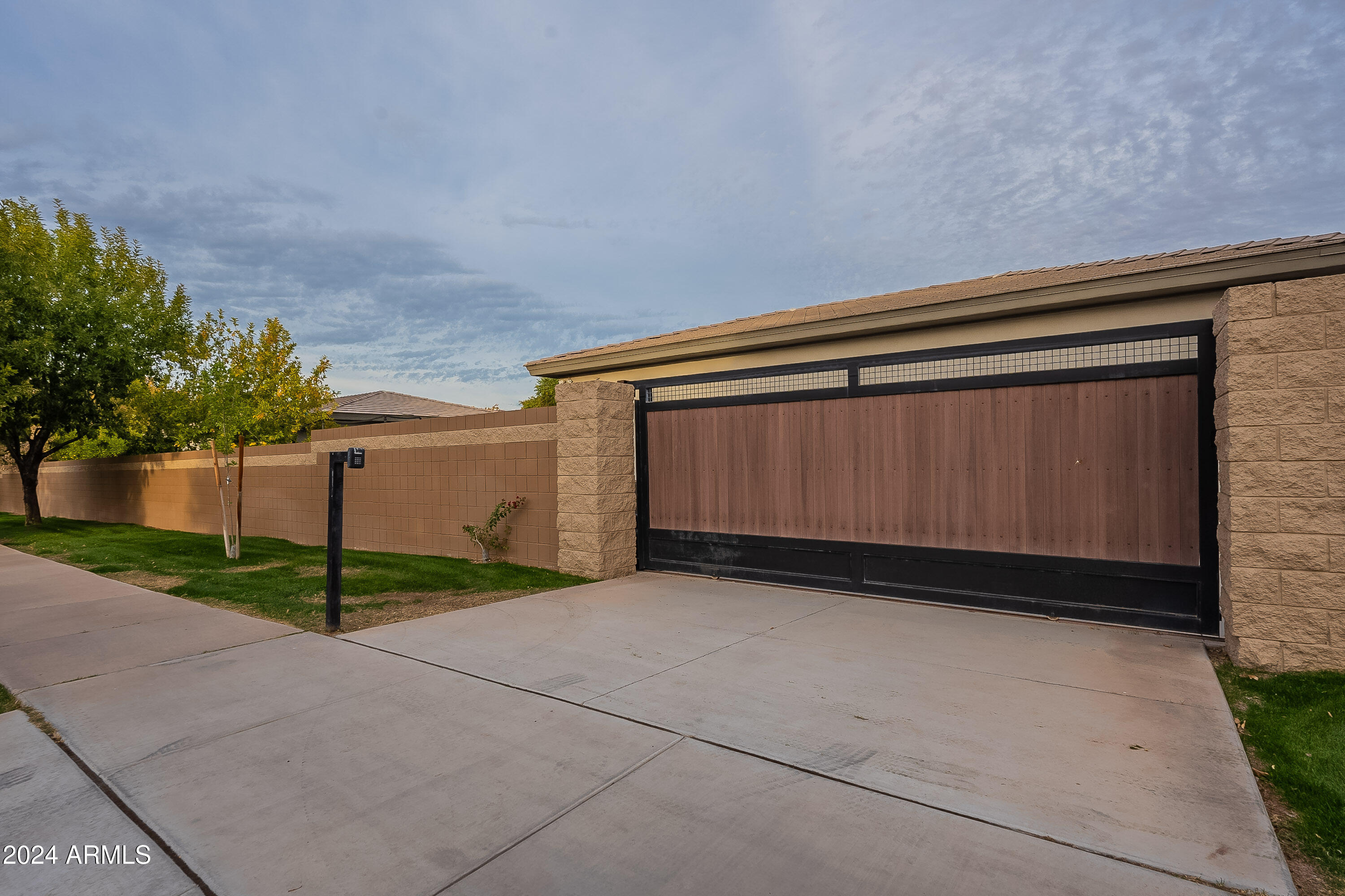 HIGLEY ESTATES - Residential