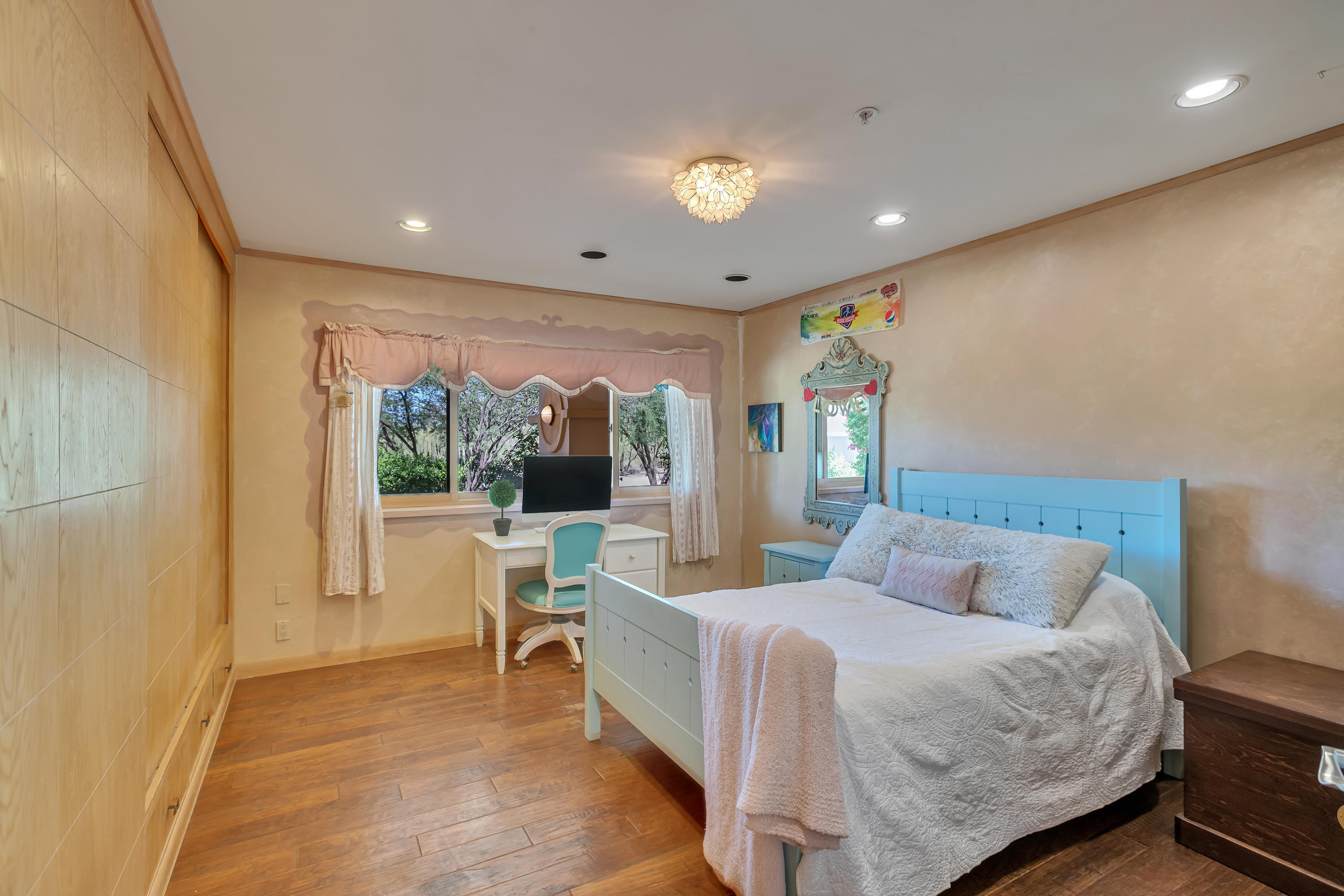 STARLIGHT GARDENS - Residential