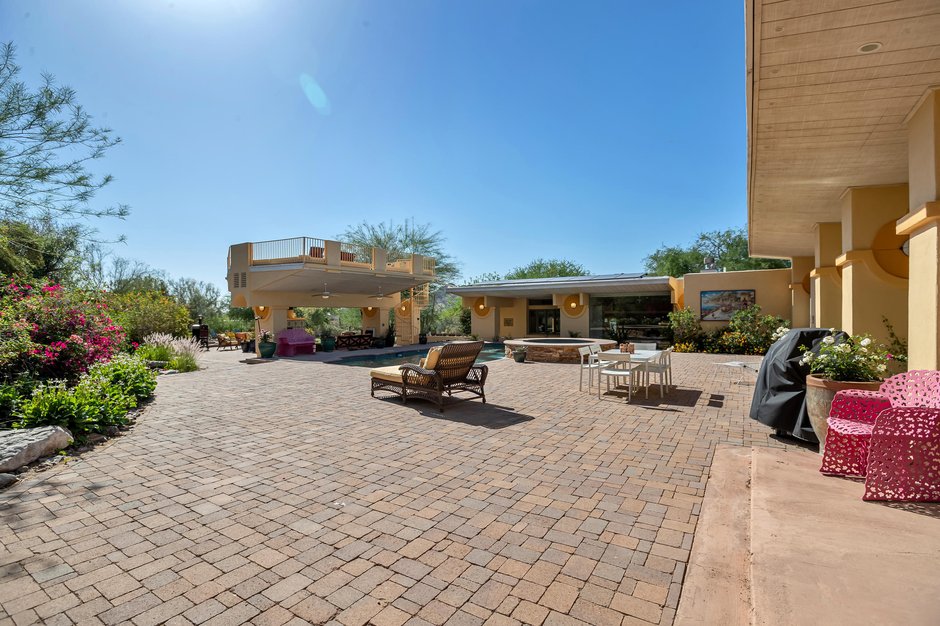 STARLIGHT GARDENS - Residential
