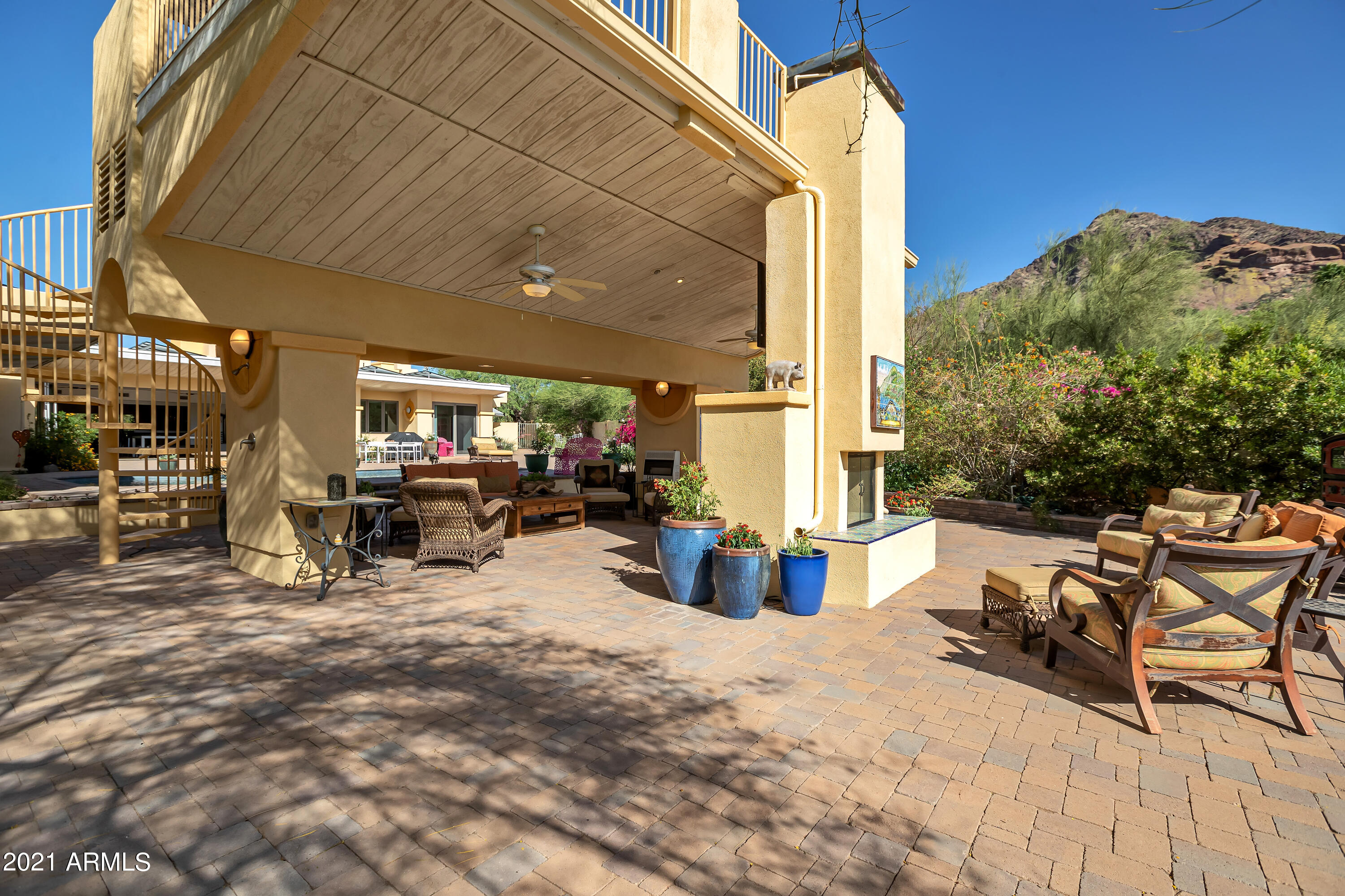 STARLIGHT GARDENS - Residential