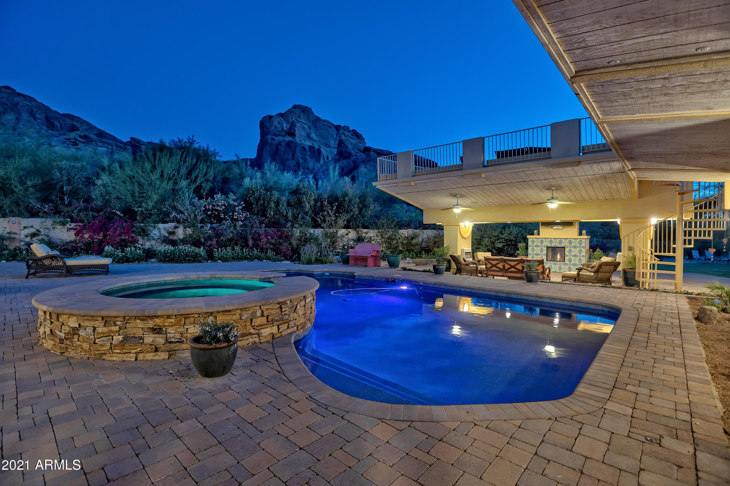 STARLIGHT GARDENS - Residential
