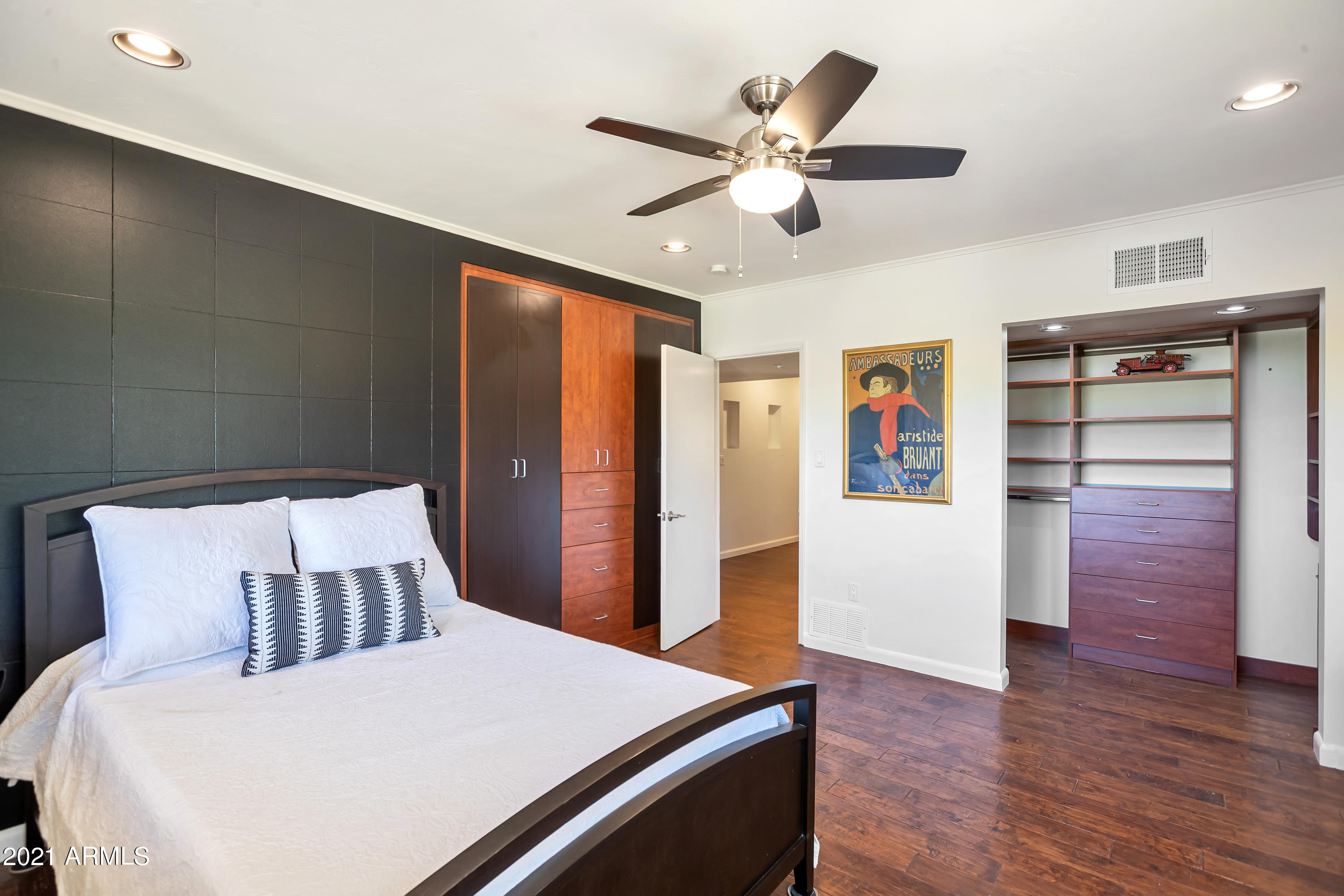 STARLIGHT GARDENS - Residential