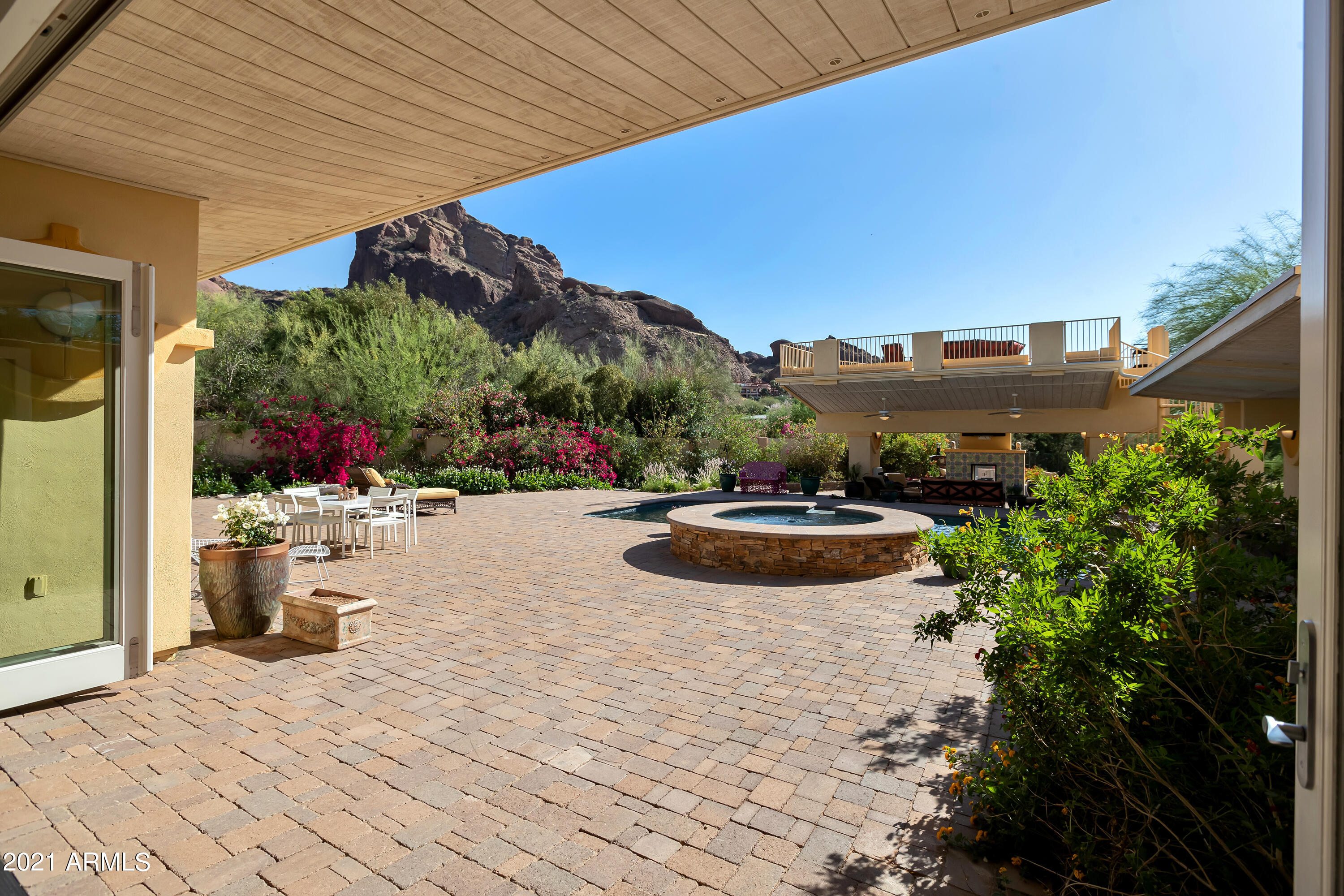 STARLIGHT GARDENS - Residential