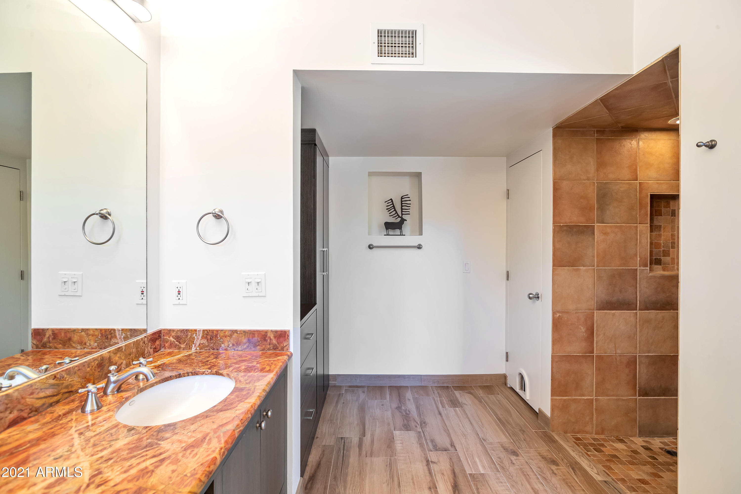 STARLIGHT GARDENS - Residential