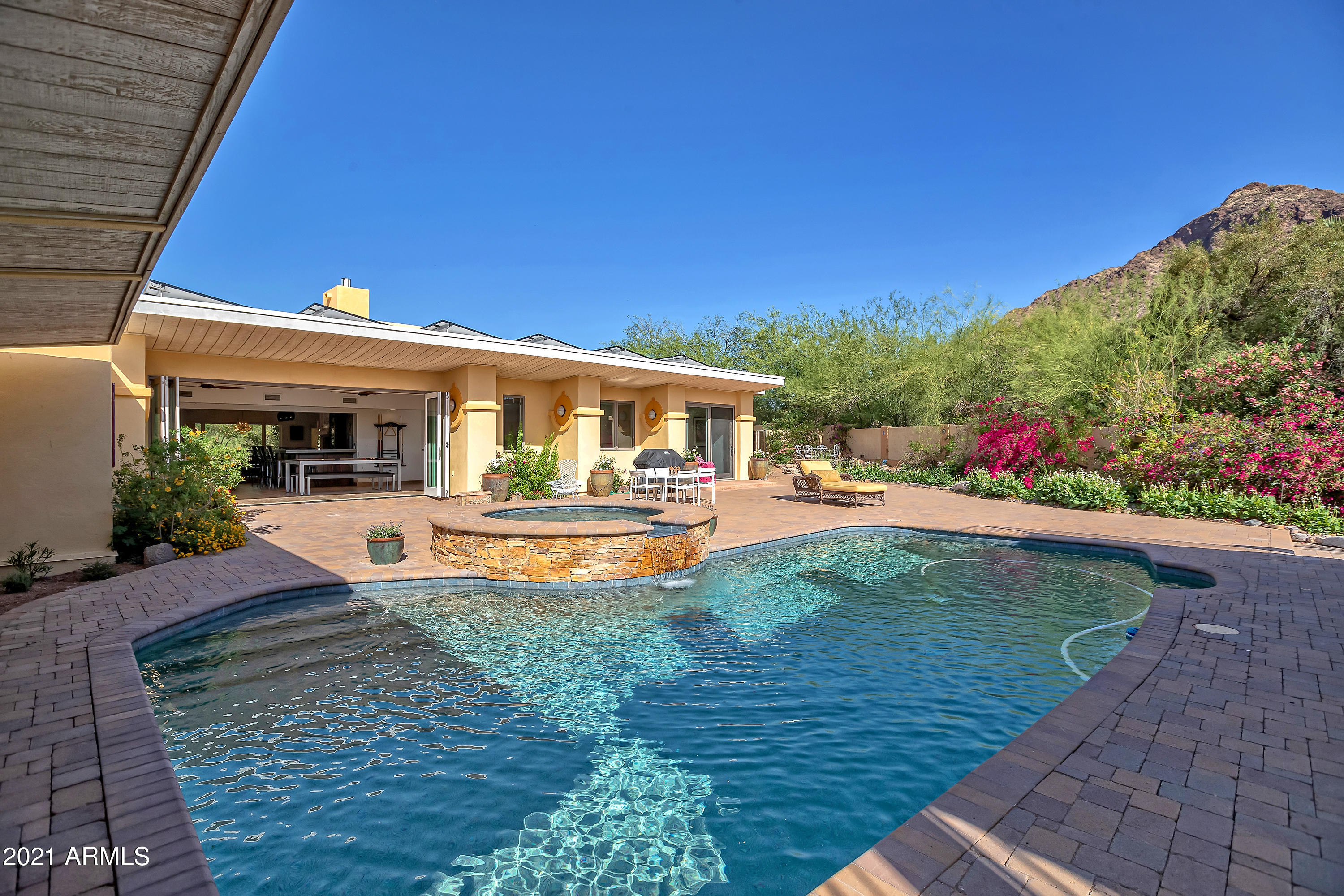 STARLIGHT GARDENS - Residential