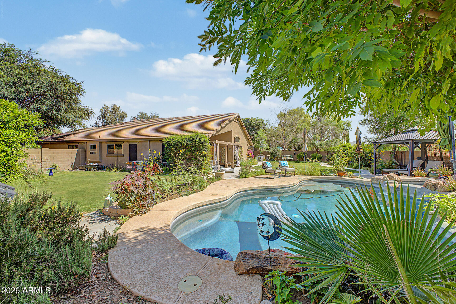 VILLAGES AT QUEEN CREEK - Residential