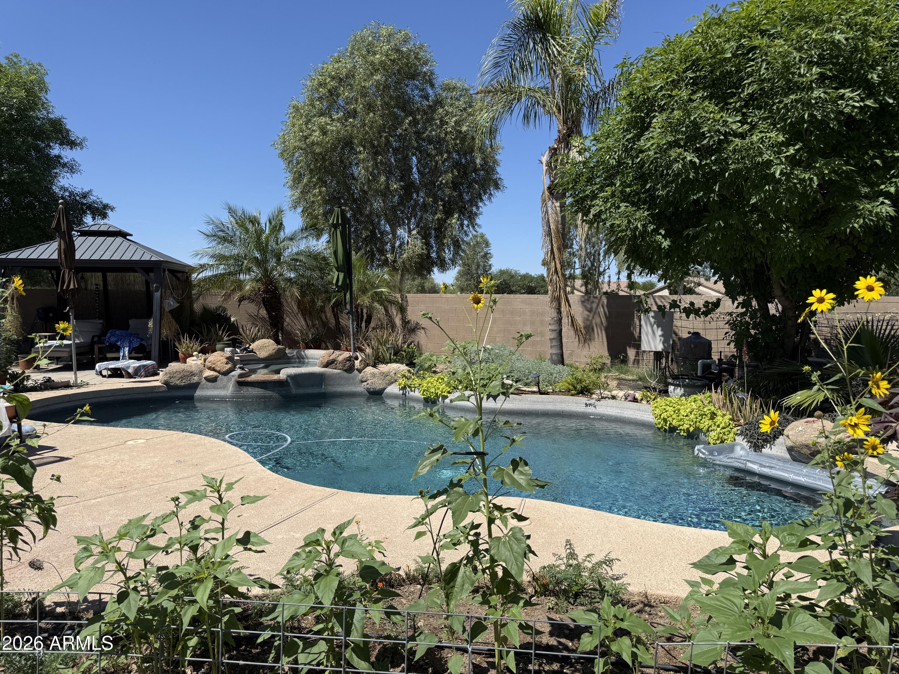 VILLAGES AT QUEEN CREEK - Residential