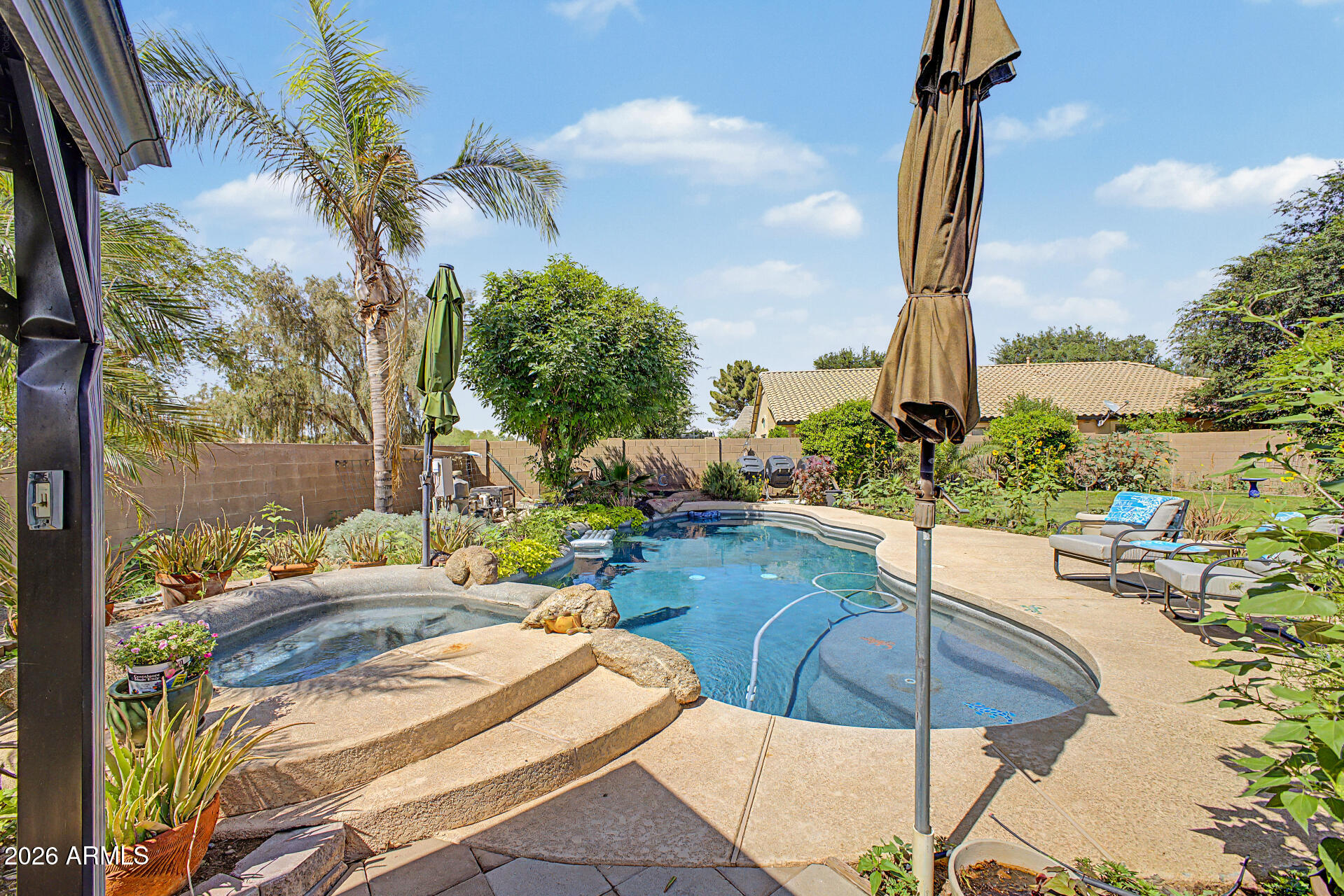VILLAGES AT QUEEN CREEK - Residential