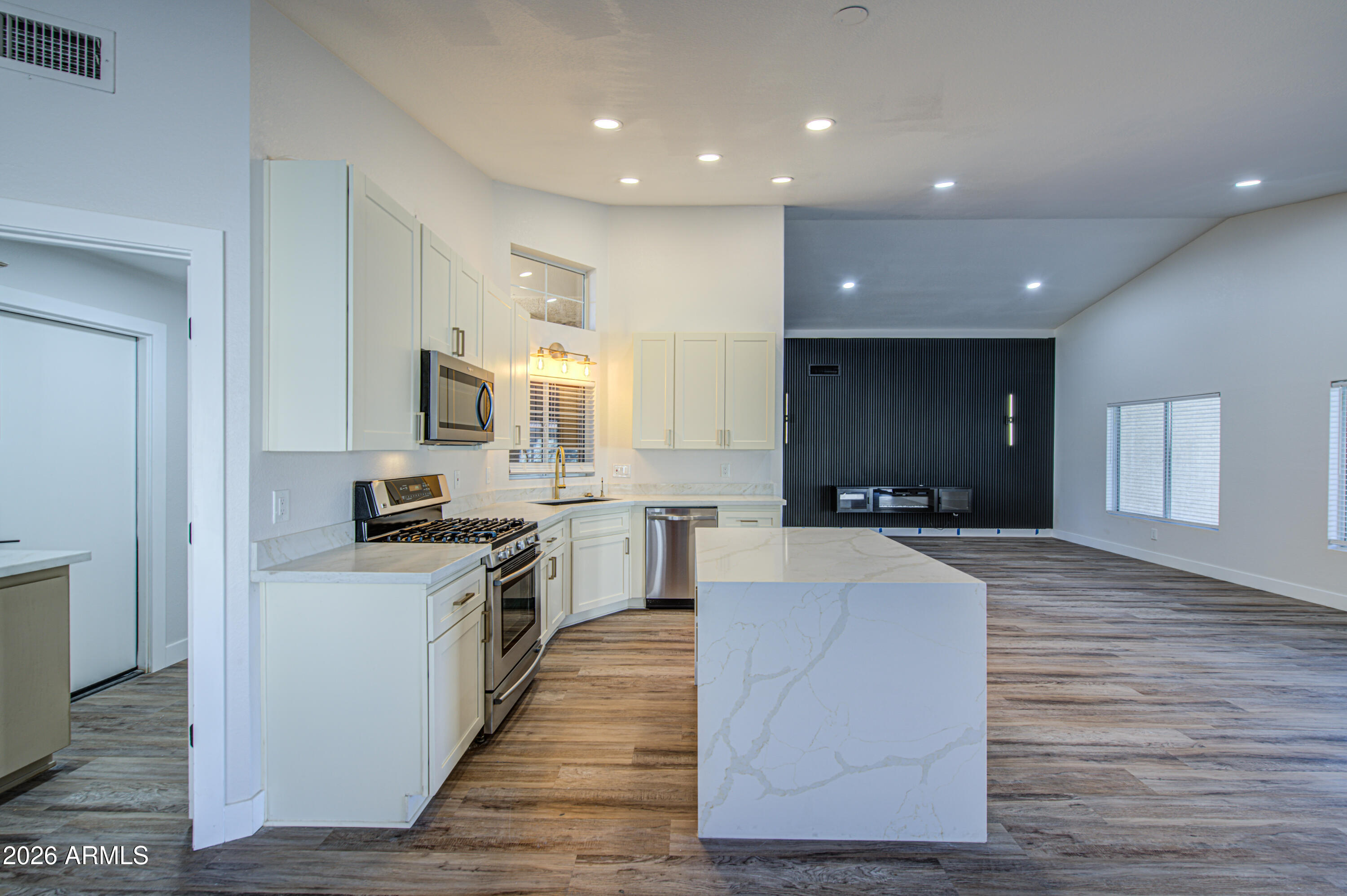 PEBBLECREEK UNIT TWENTY - Residential