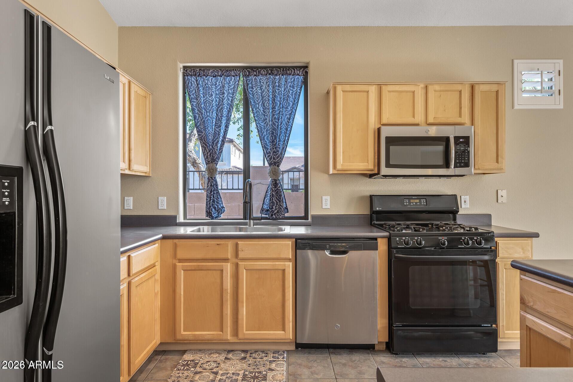 PALM VALLEY PARCEL 5 REPLAT - Residential
