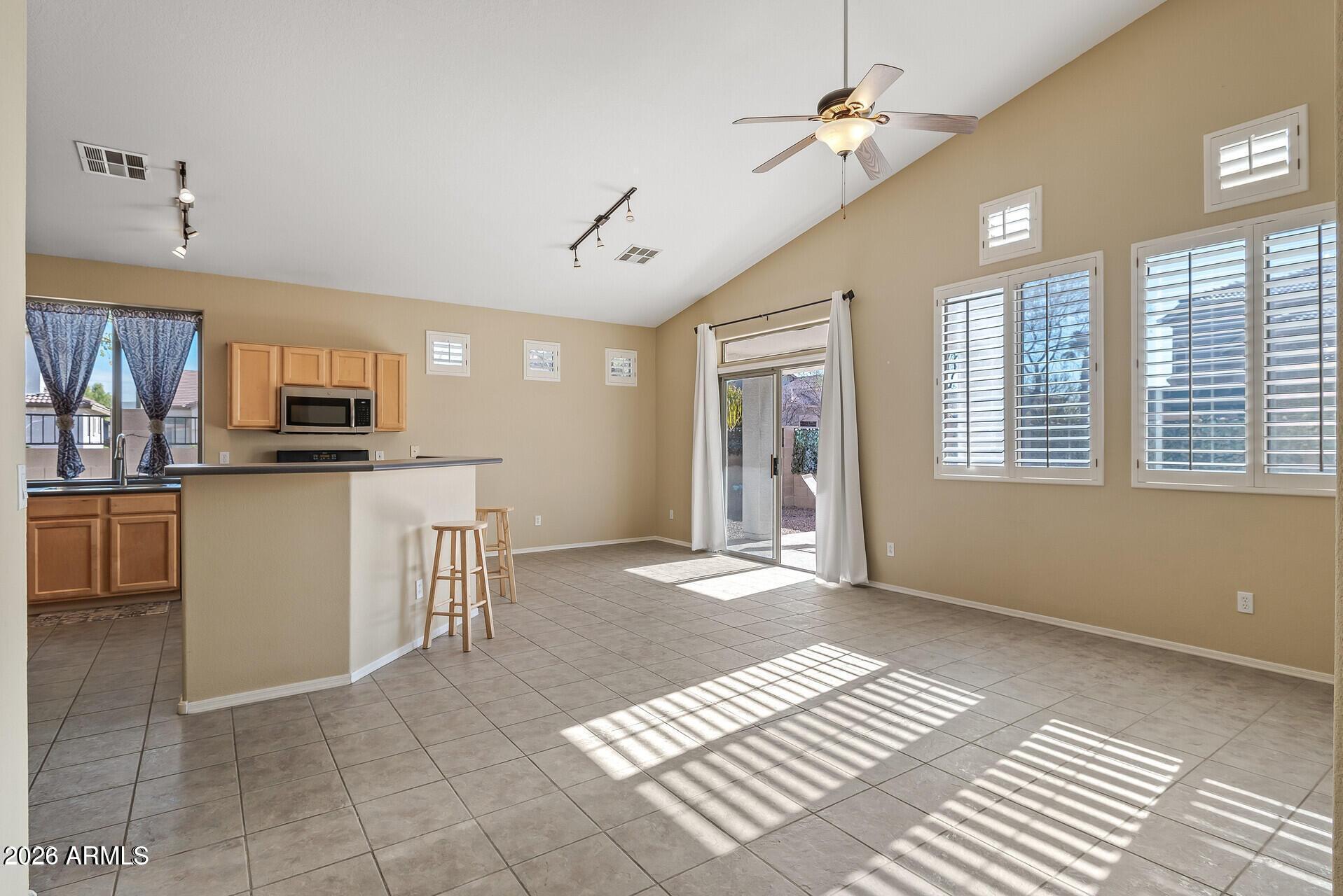 PALM VALLEY PARCEL 5 REPLAT - Residential
