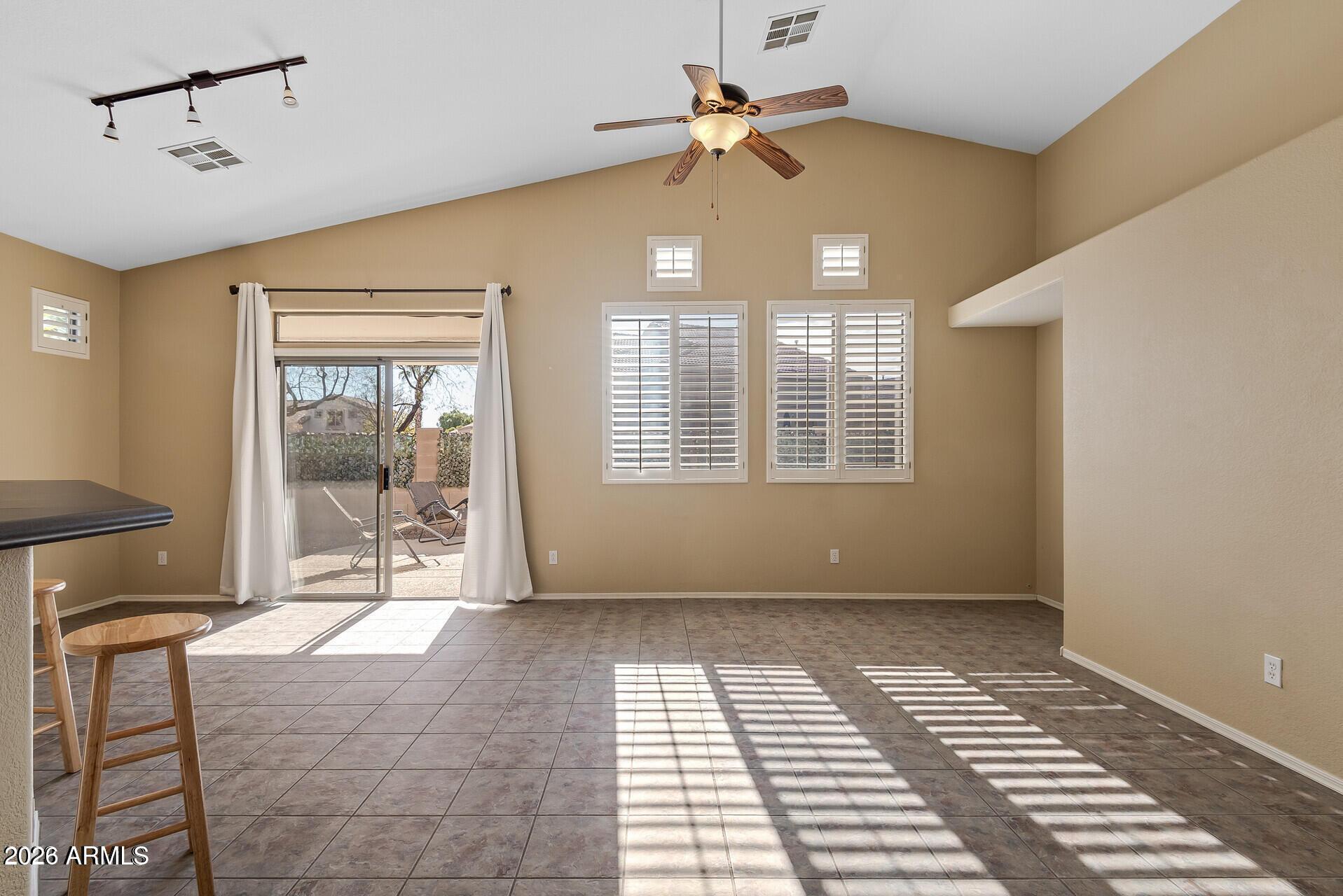 PALM VALLEY PARCEL 5 REPLAT - Residential