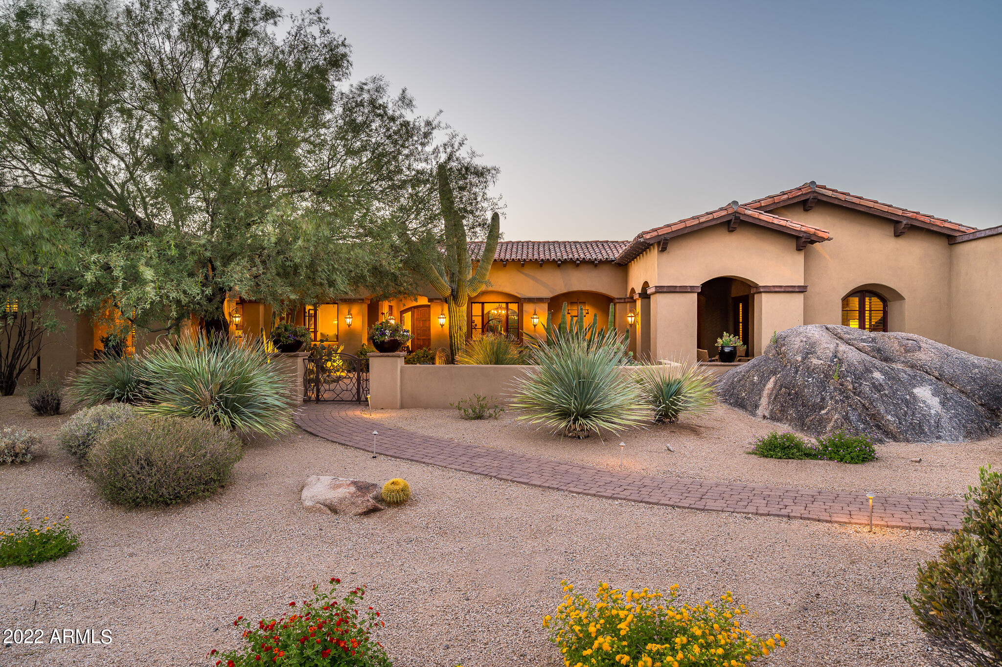 WHISPER ROCK - Residential