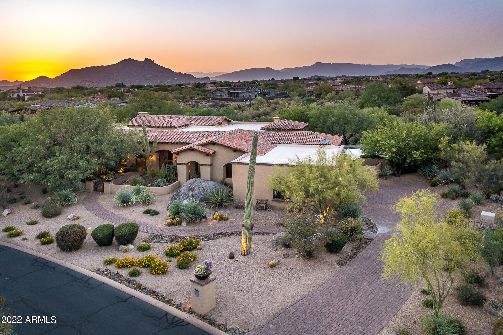 WHISPER ROCK - Residential
