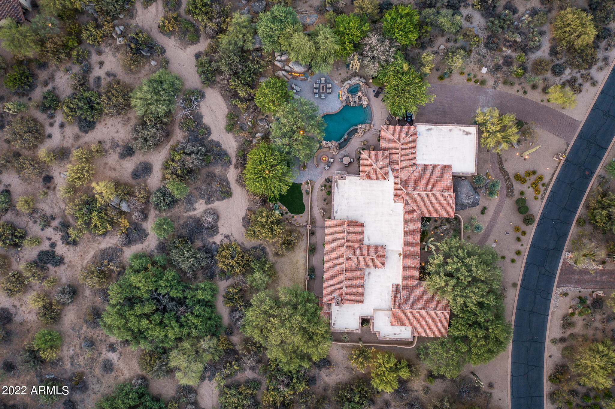 WHISPER ROCK - Residential