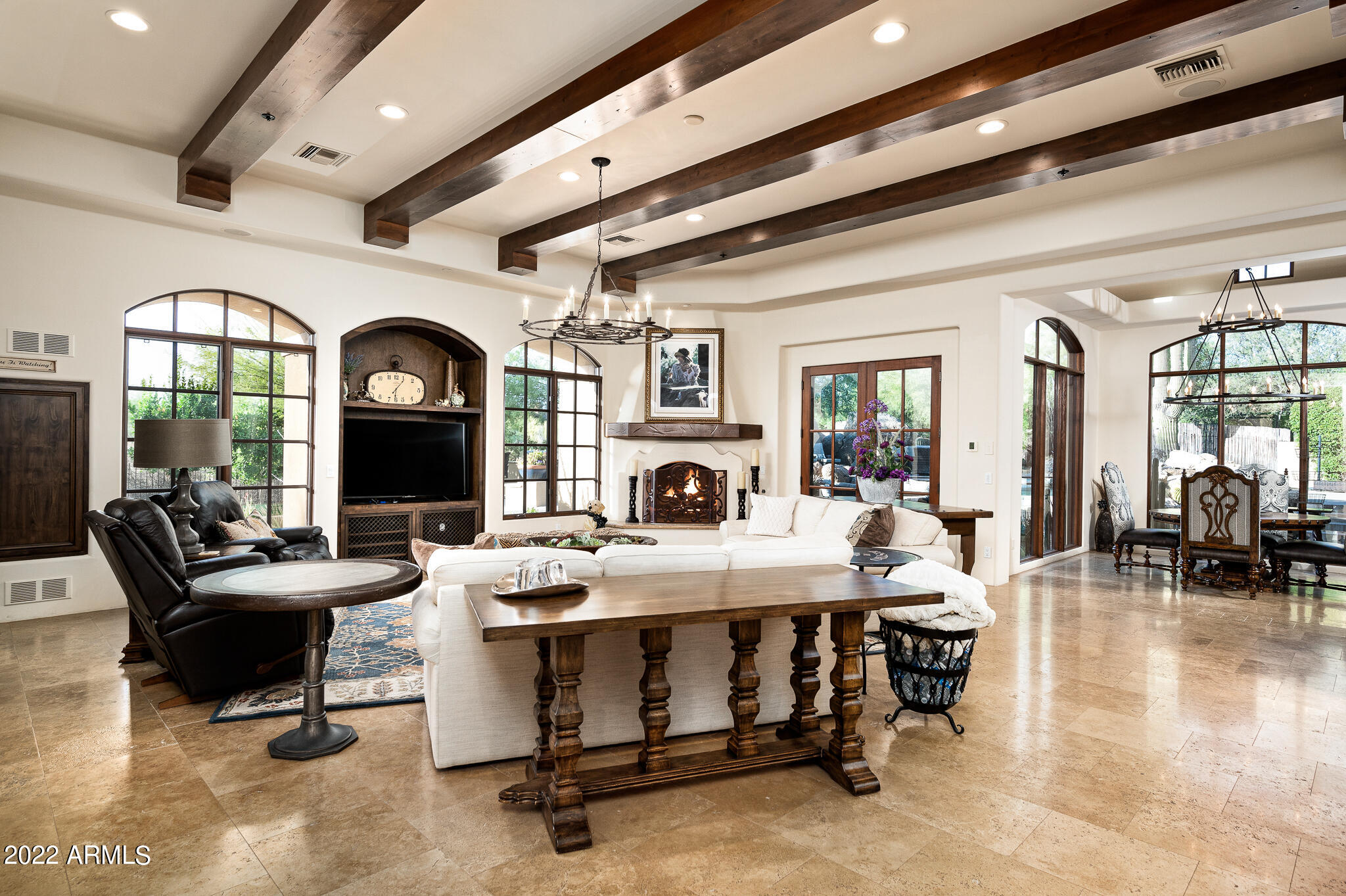 WHISPER ROCK - Residential