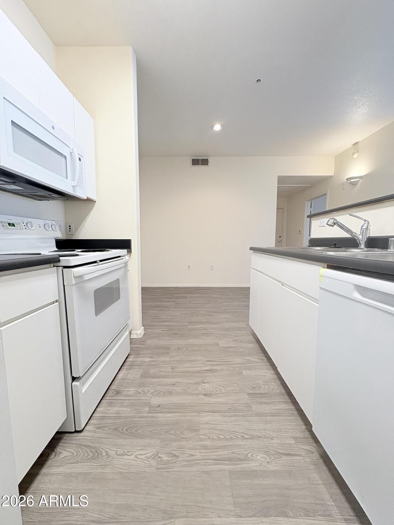 BRICK COMMONS CONDOMINIUM - Residential