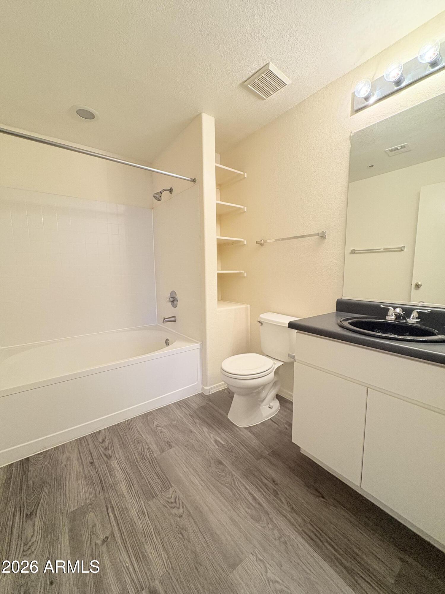 BRICK COMMONS CONDOMINIUM - Residential
