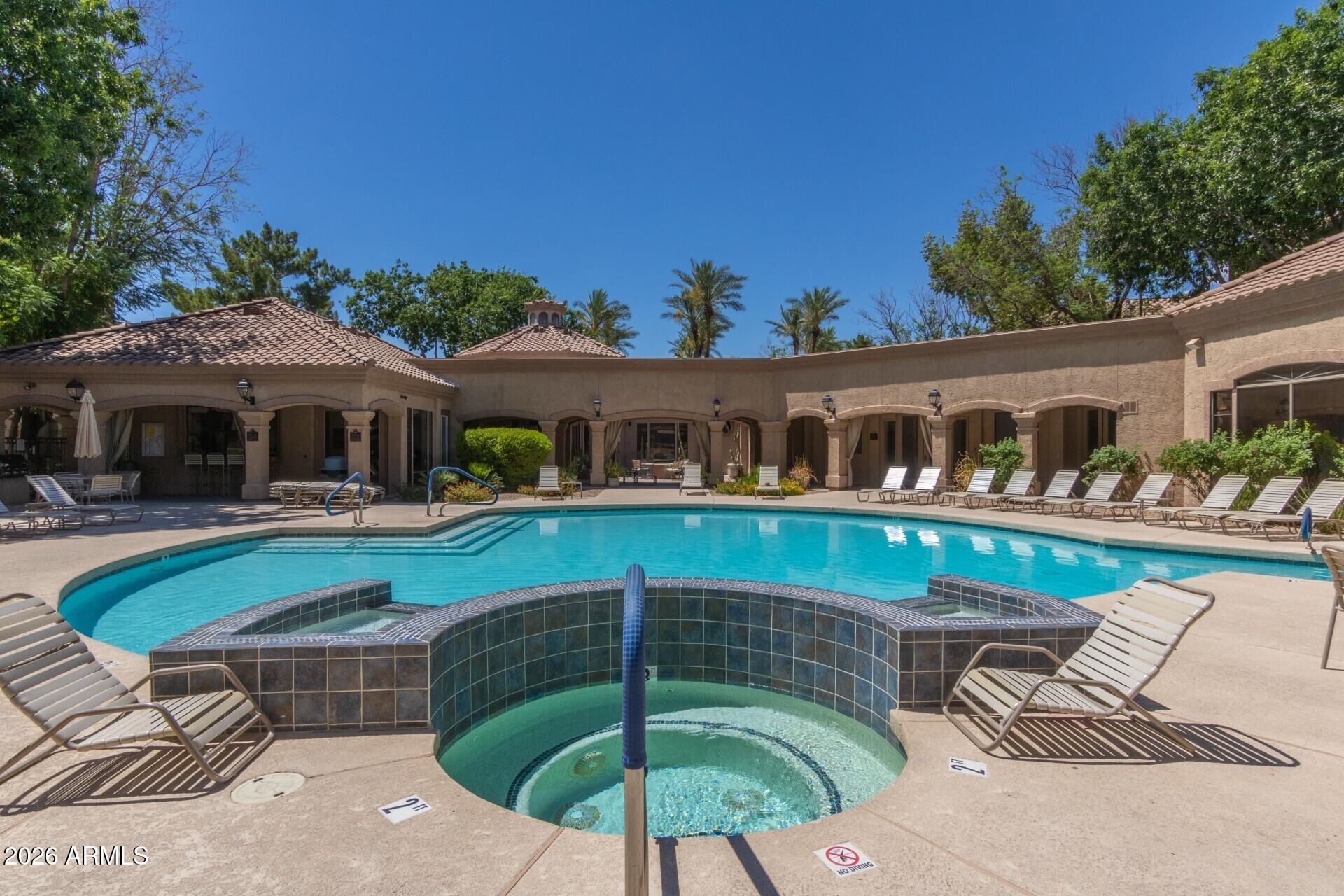 SIGNATURE SCOTTSDALE CONDOMINIUM - Residential