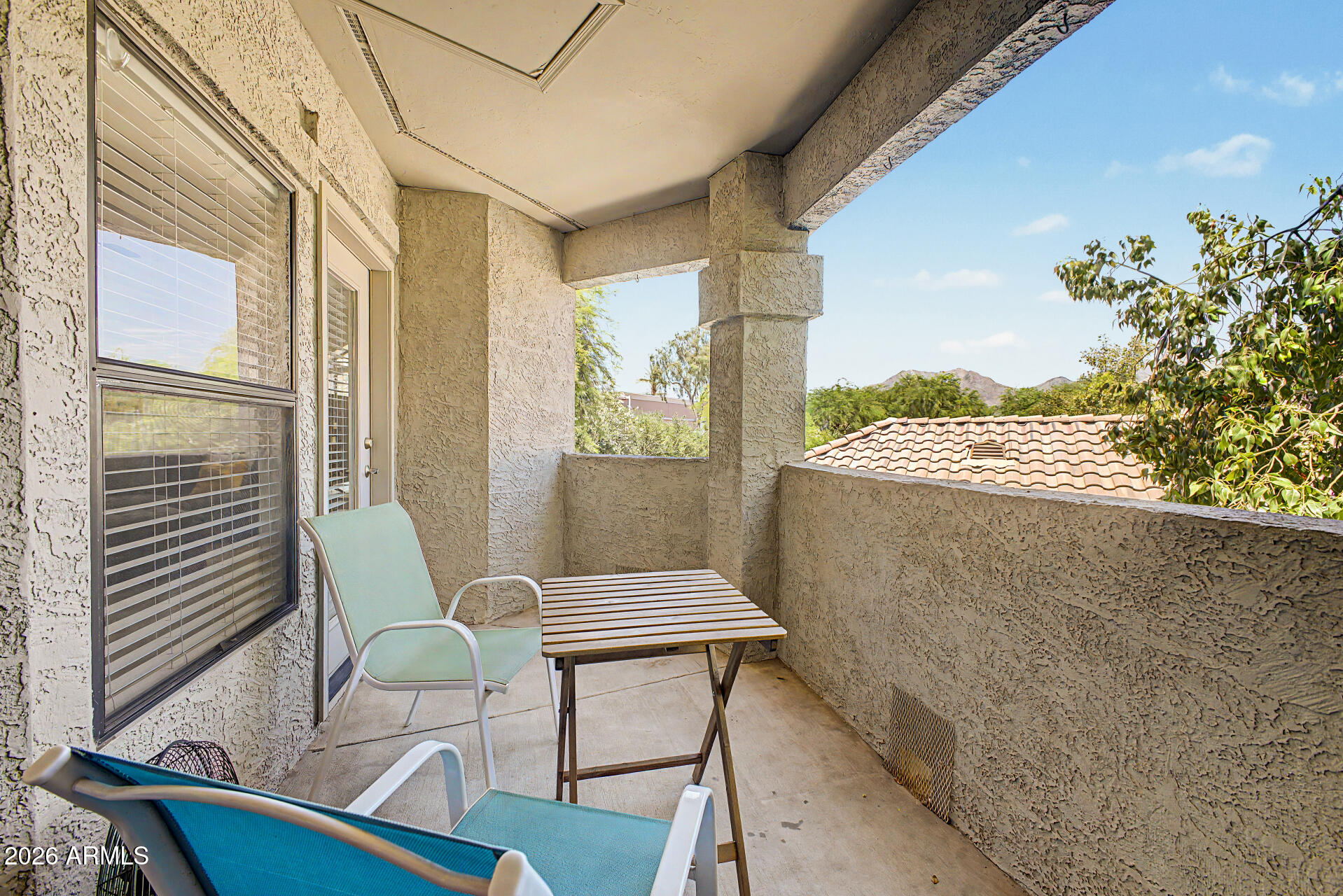 SIGNATURE SCOTTSDALE CONDOMINIUM - Residential