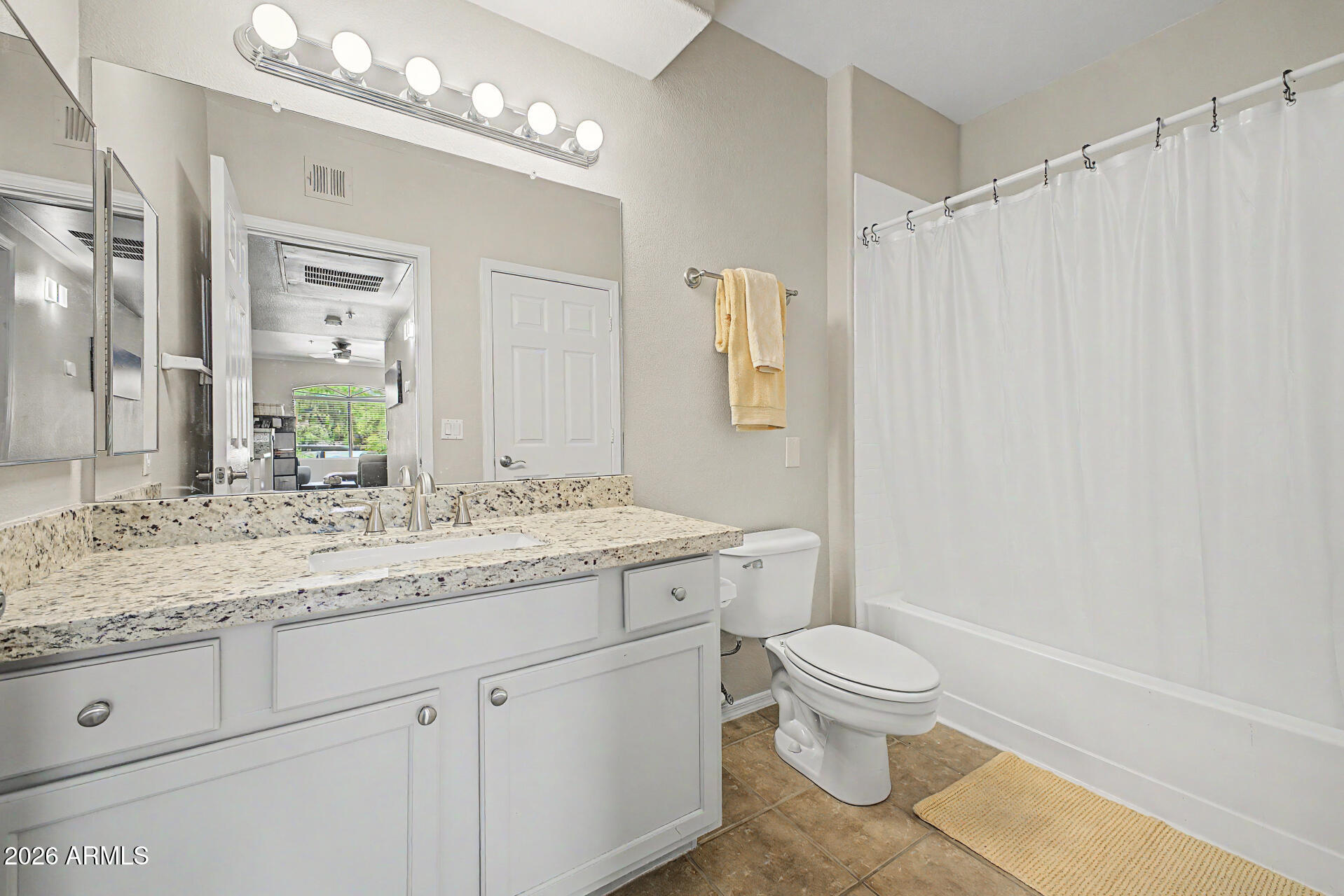 SIGNATURE SCOTTSDALE CONDOMINIUM - Residential