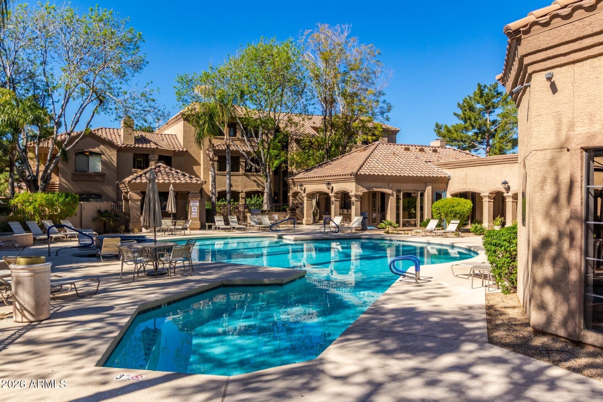 SIGNATURE SCOTTSDALE CONDOMINIUM - Residential