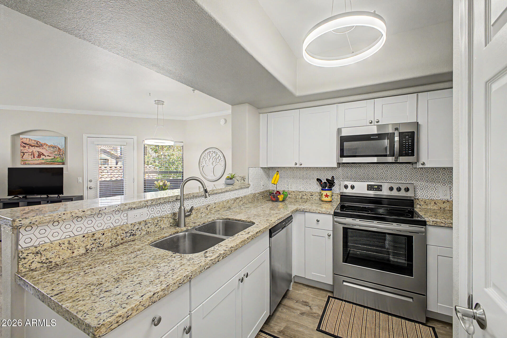 SIGNATURE SCOTTSDALE CONDOMINIUM - Residential