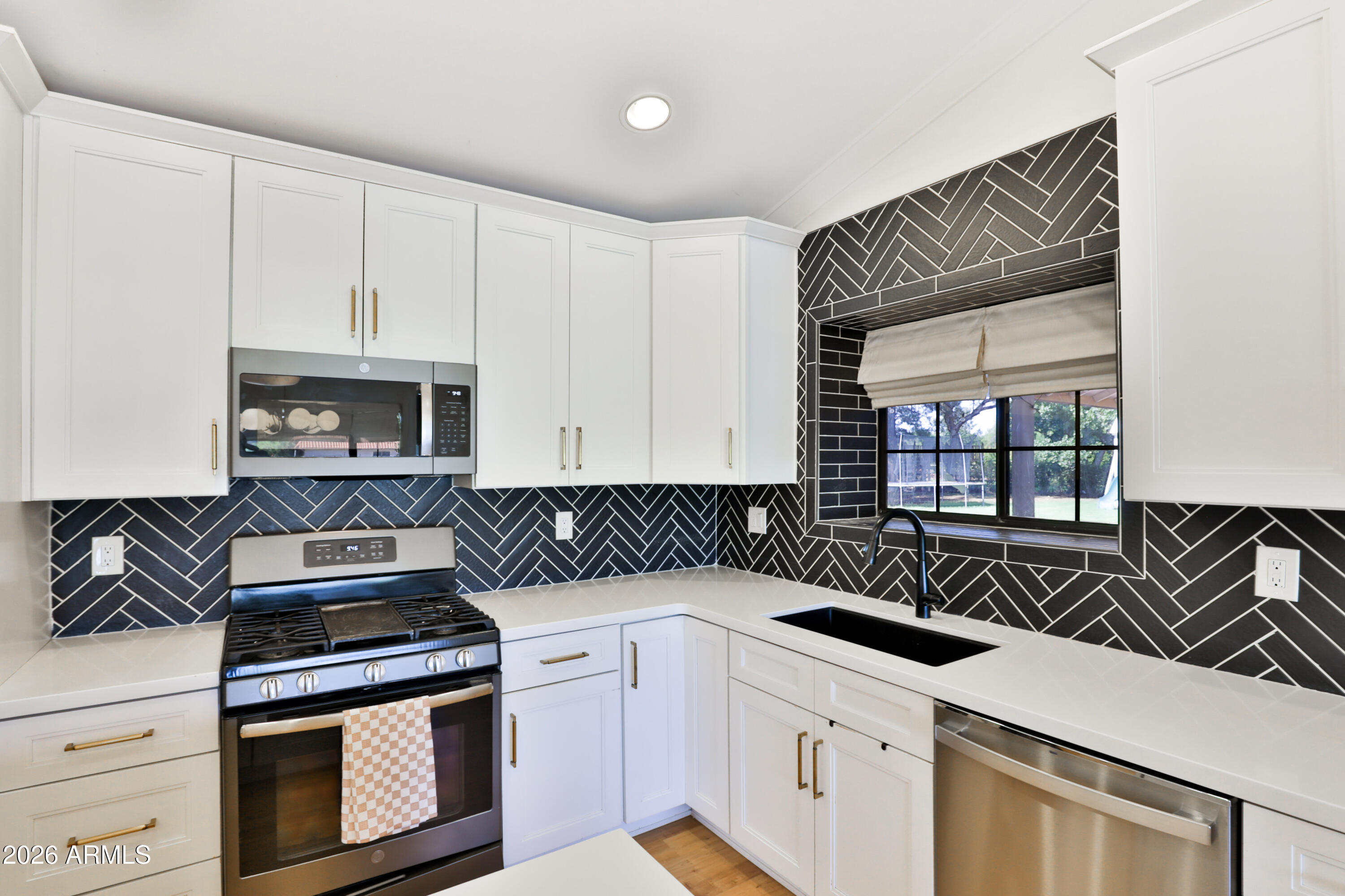 SAWYER ESTATES - Residential