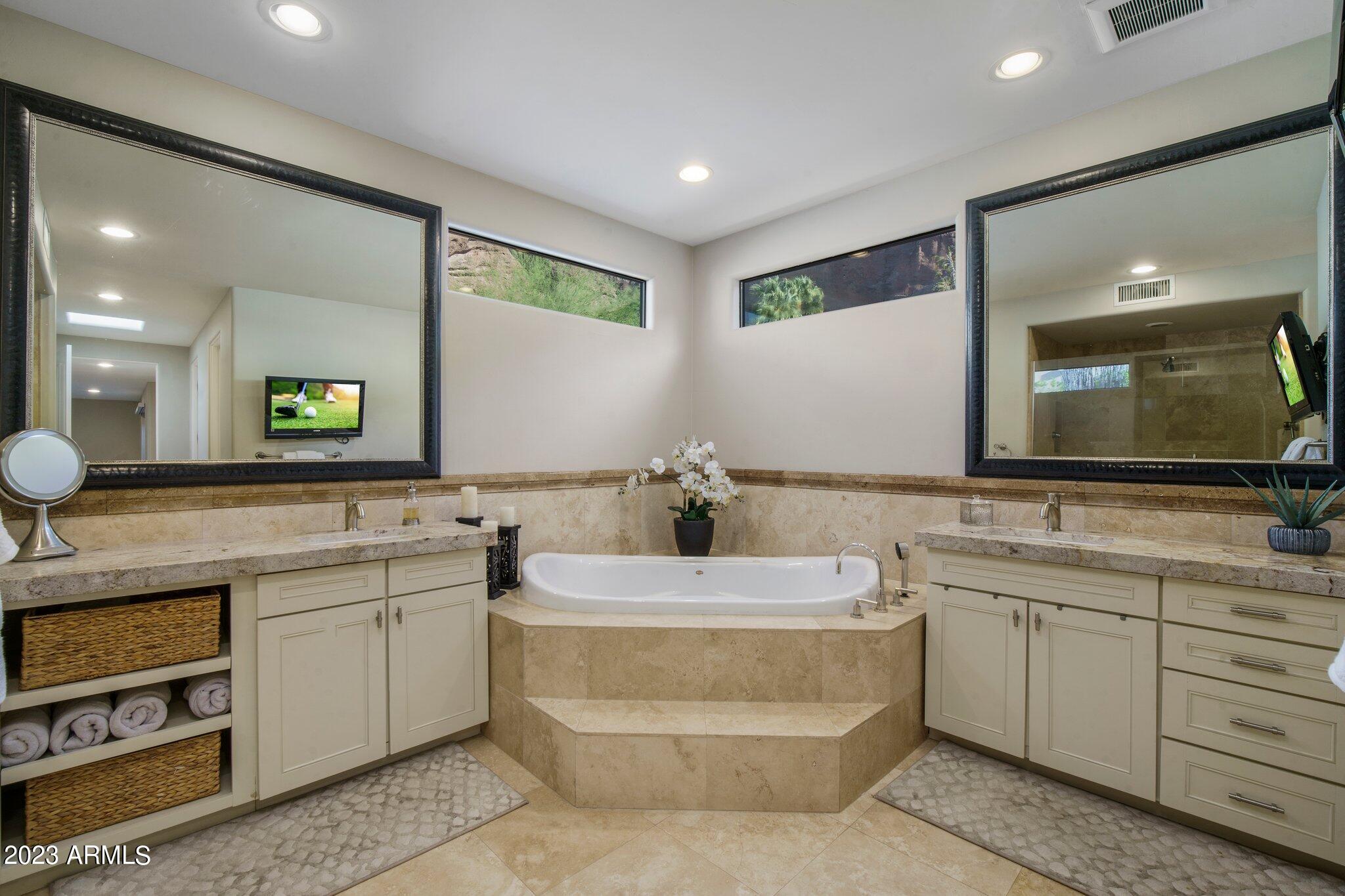 ECHO CANYON - Residential