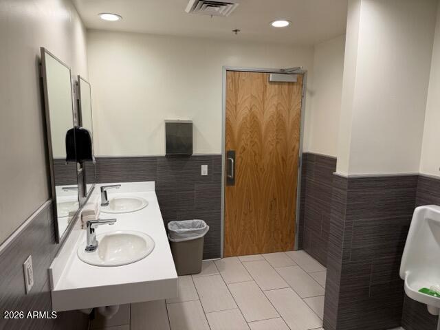 DRIFTWOOD PLAZA - Commercial Sale