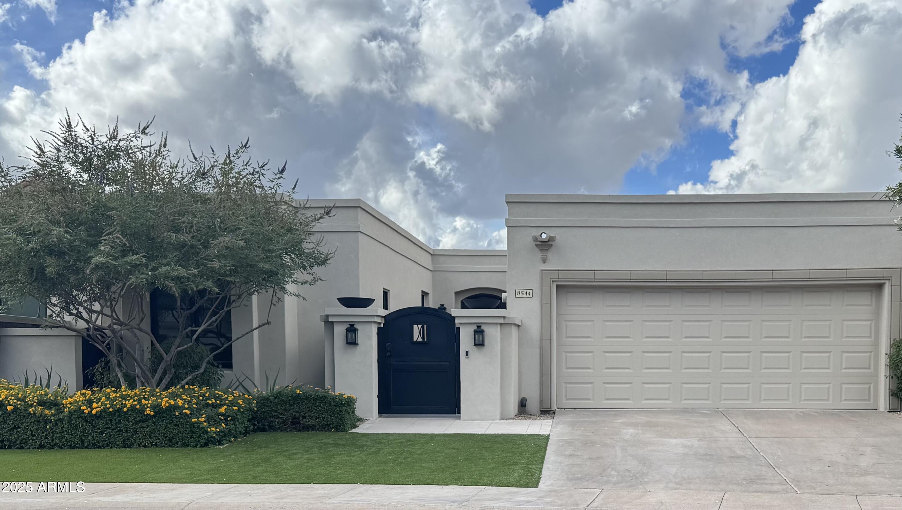 LAS PALOMAS - Residential