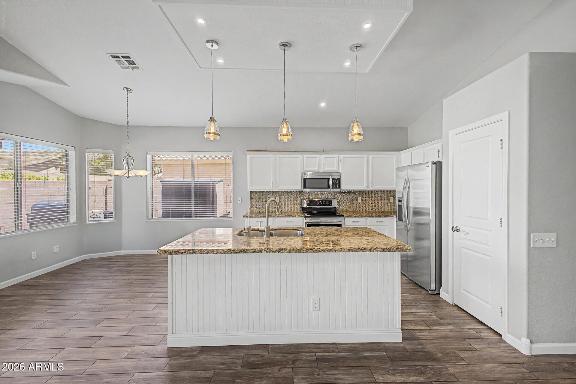 CRESCENT BUTTE - Residential