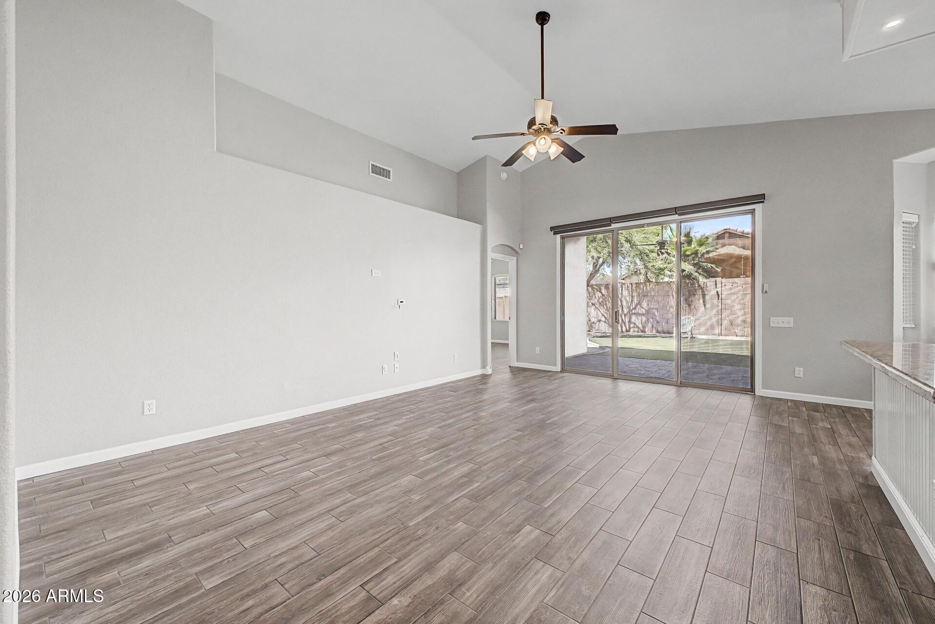 CRESCENT BUTTE - Residential