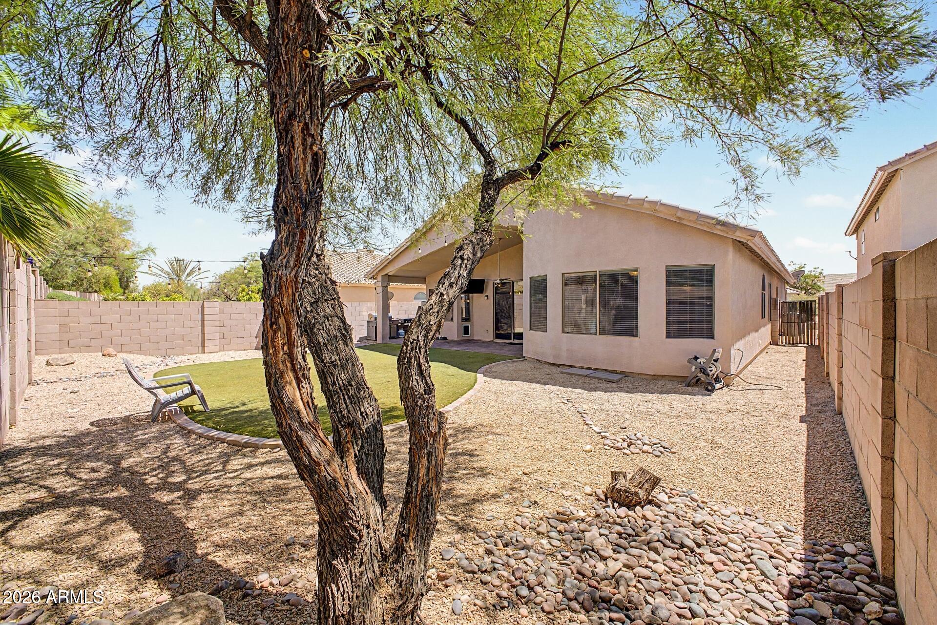 CRESCENT BUTTE - Residential