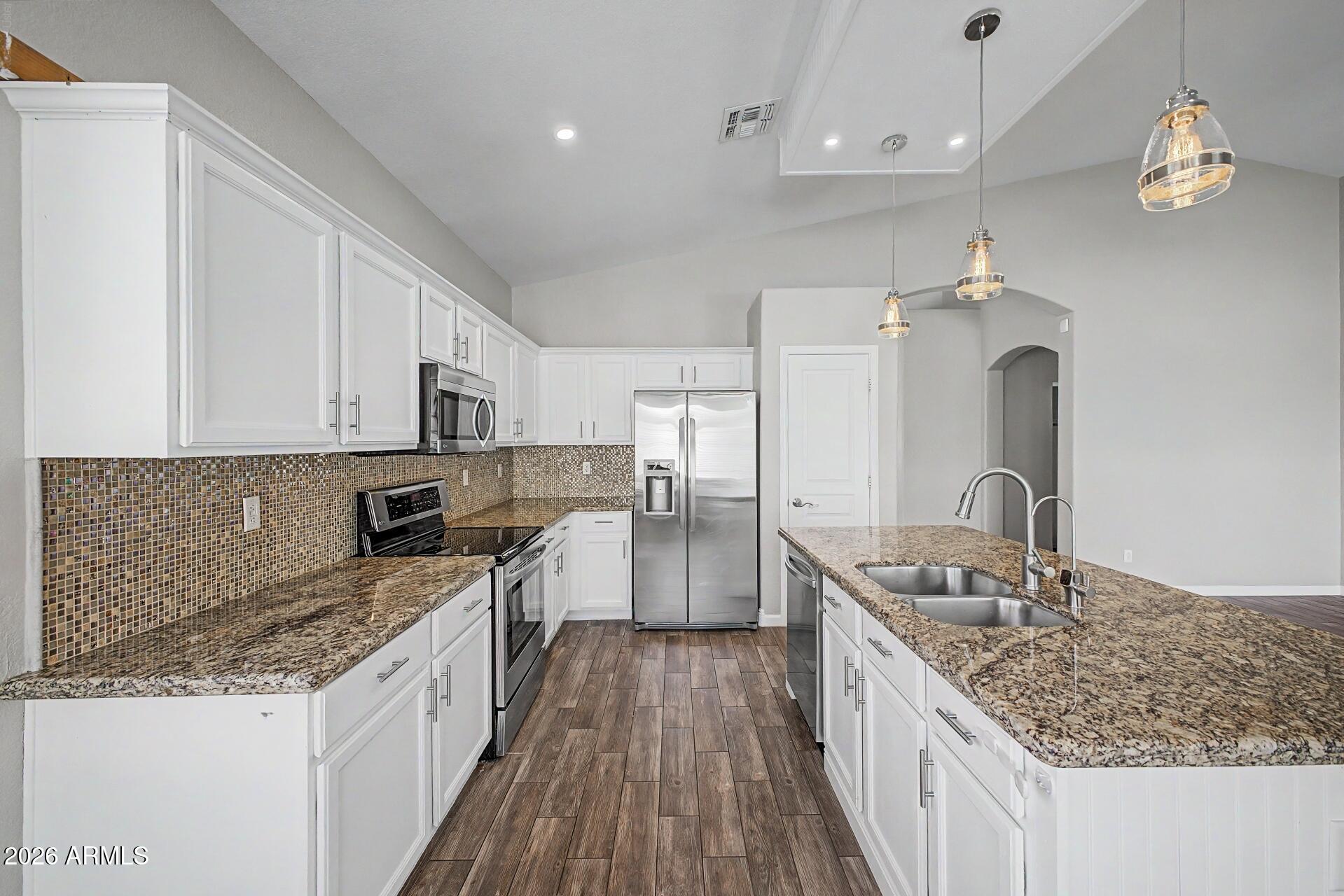 CRESCENT BUTTE - Residential