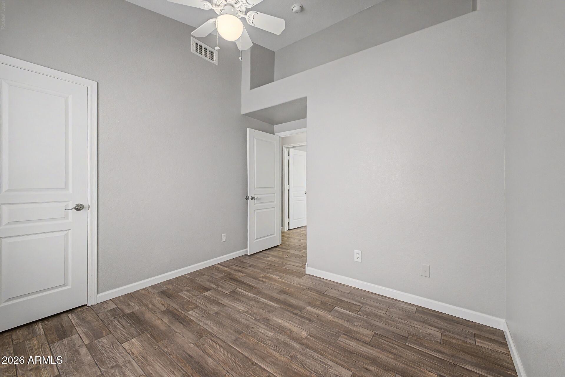 CRESCENT BUTTE - Residential
