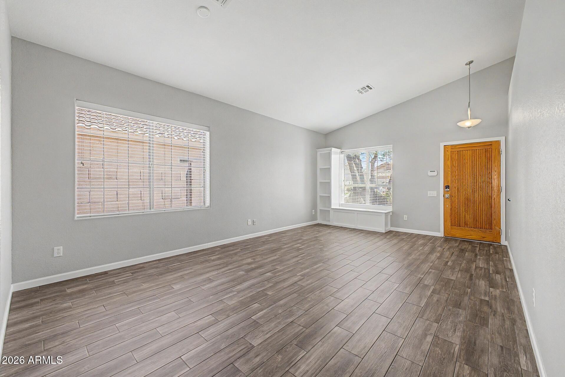 CRESCENT BUTTE - Residential