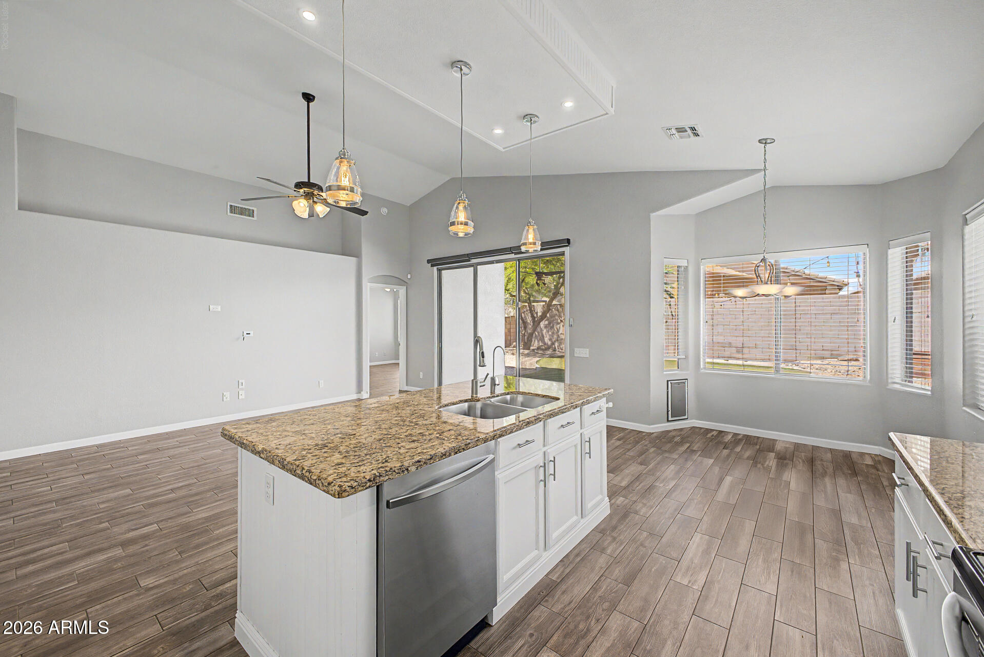 CRESCENT BUTTE - Residential