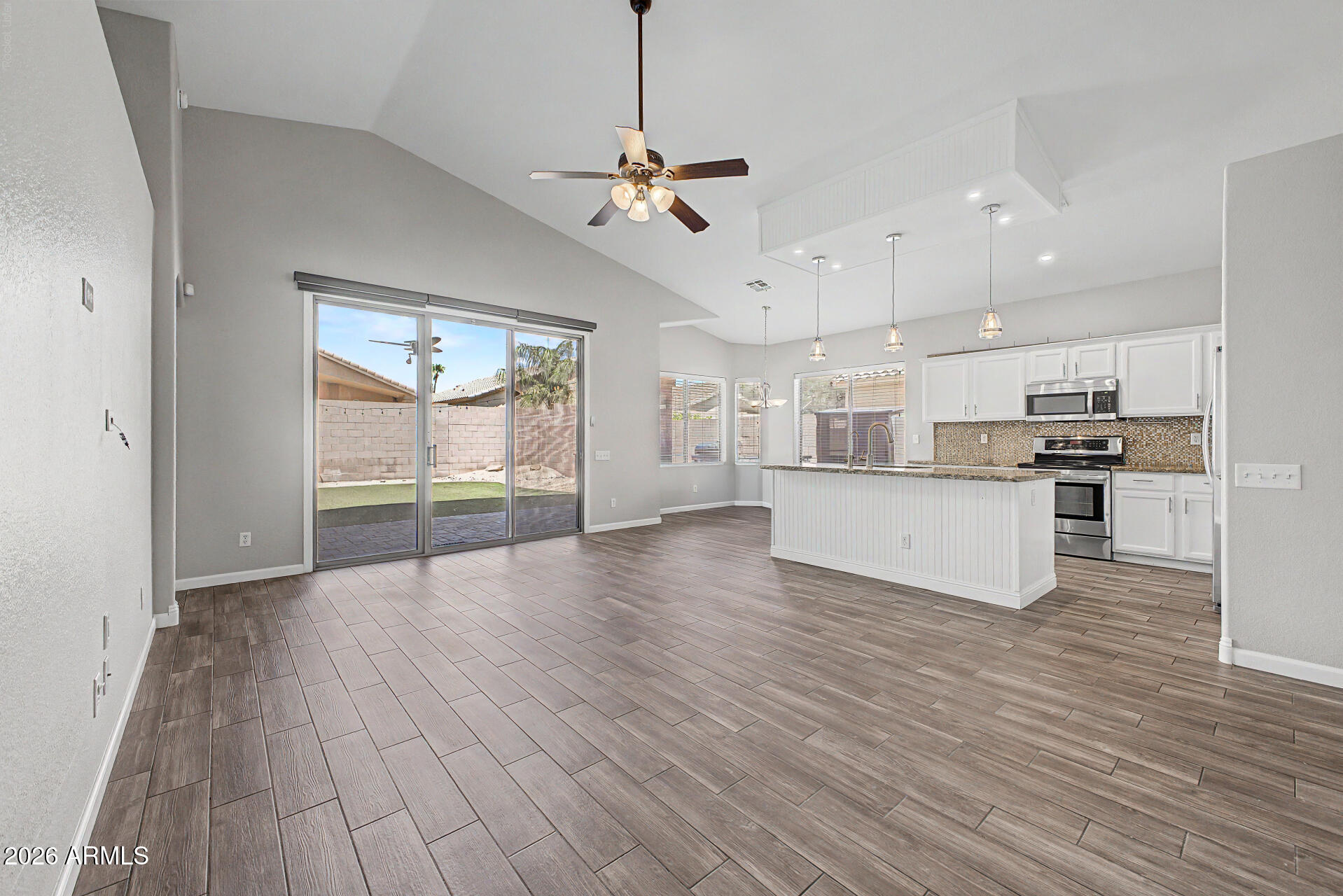 CRESCENT BUTTE - Residential