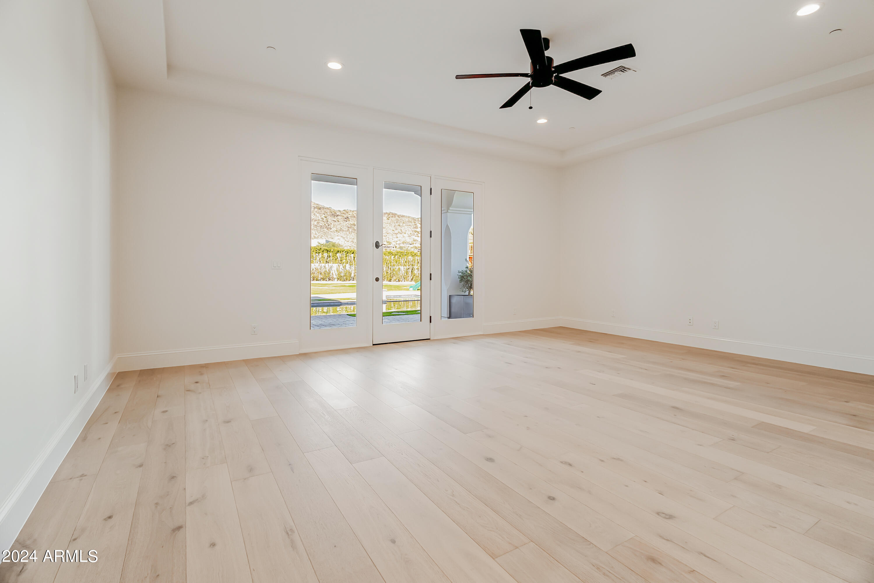 MOUNTAIN VIEW - Residential
