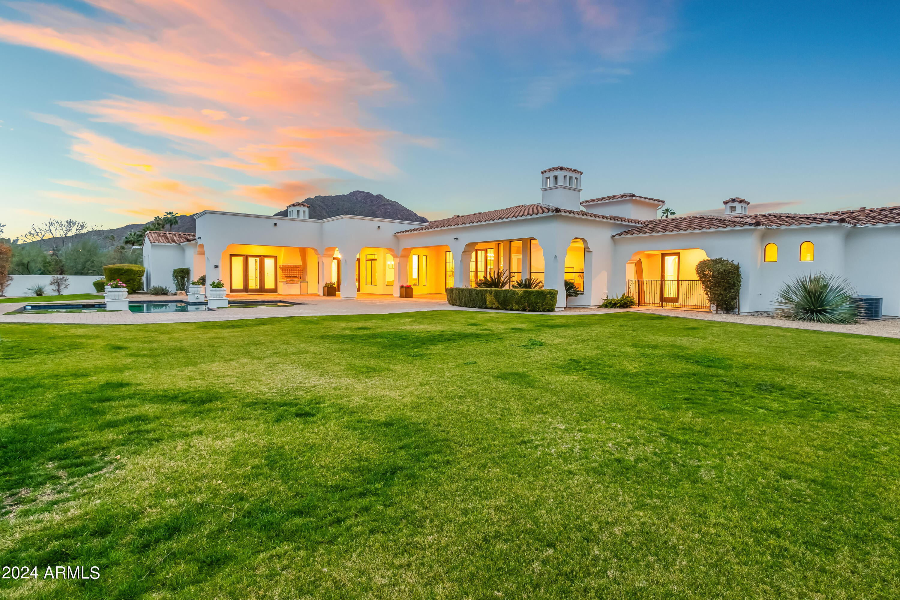 MOUNTAIN VIEW - Residential