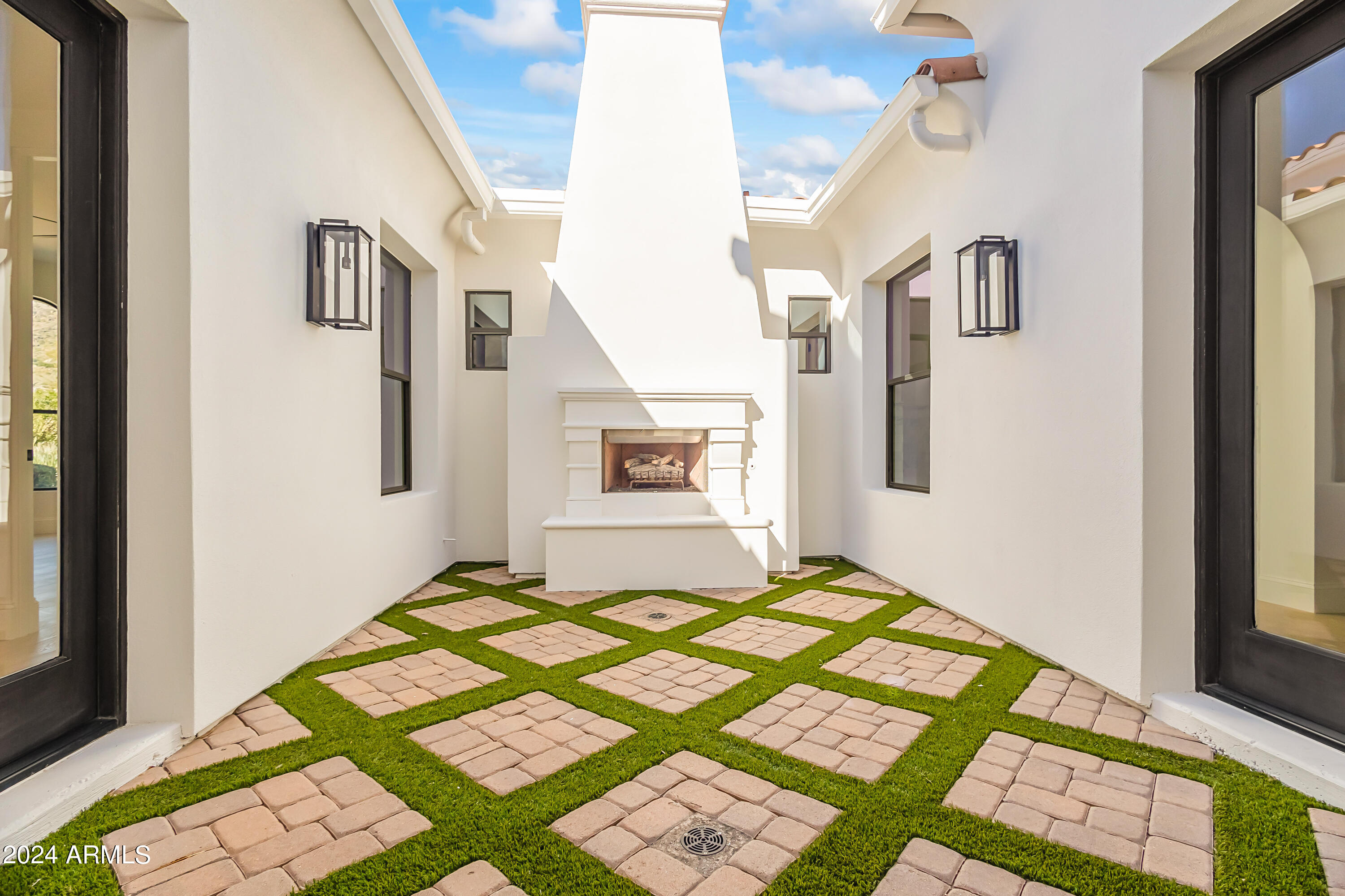 MOUNTAIN VIEW - Residential