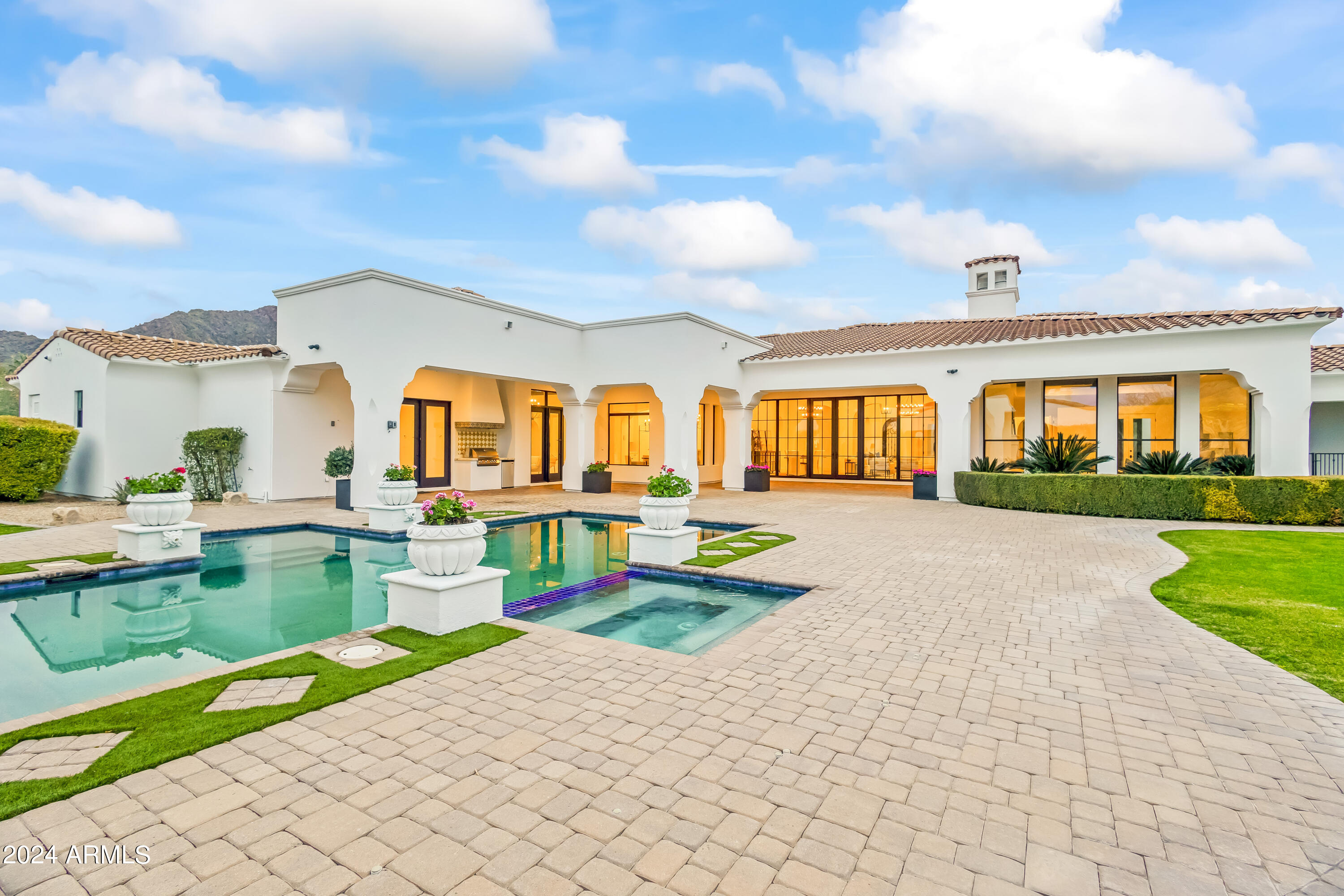 MOUNTAIN VIEW - Residential