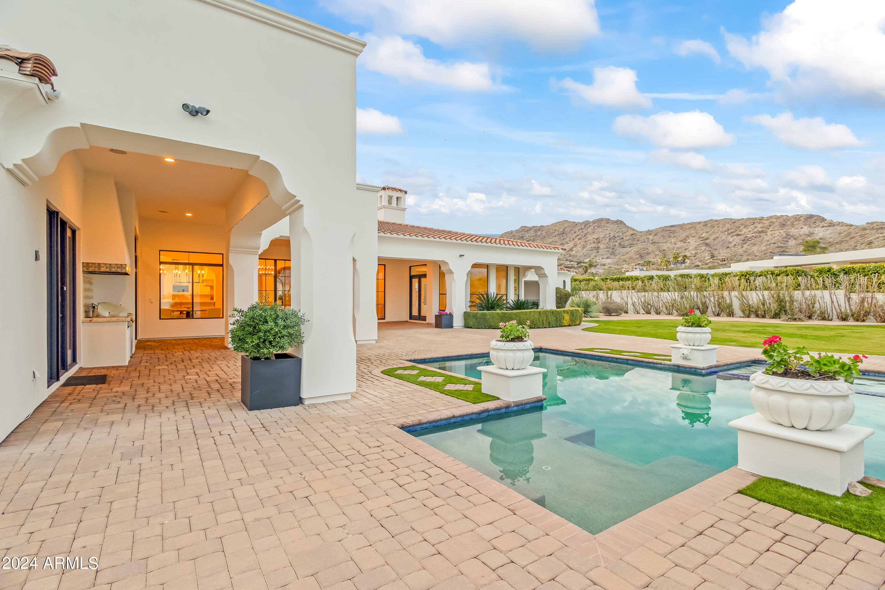 MOUNTAIN VIEW - Residential