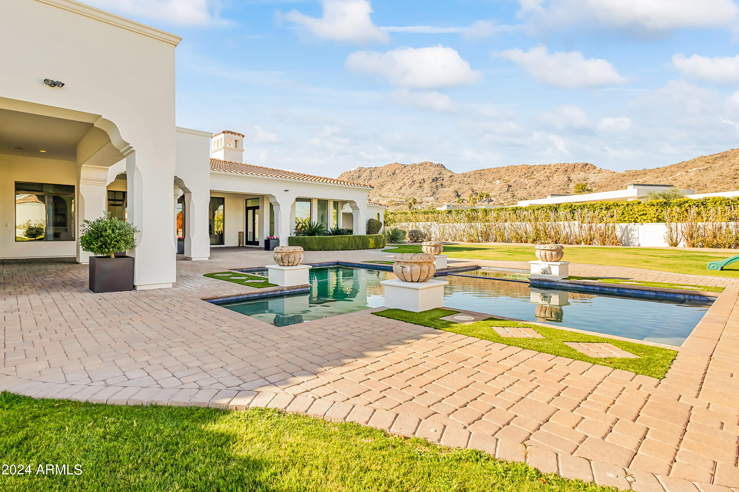 MOUNTAIN VIEW - Residential