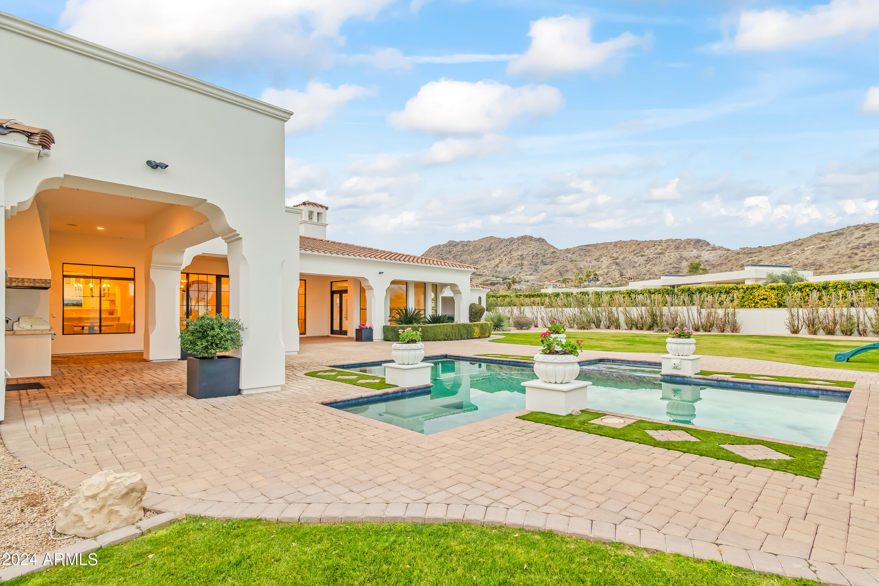 MOUNTAIN VIEW - Residential