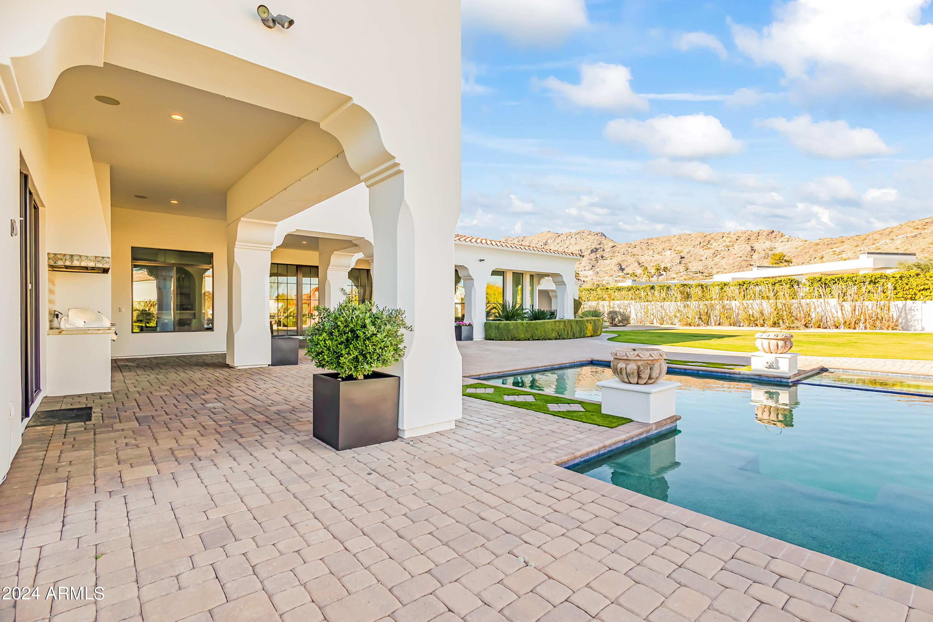 MOUNTAIN VIEW - Residential